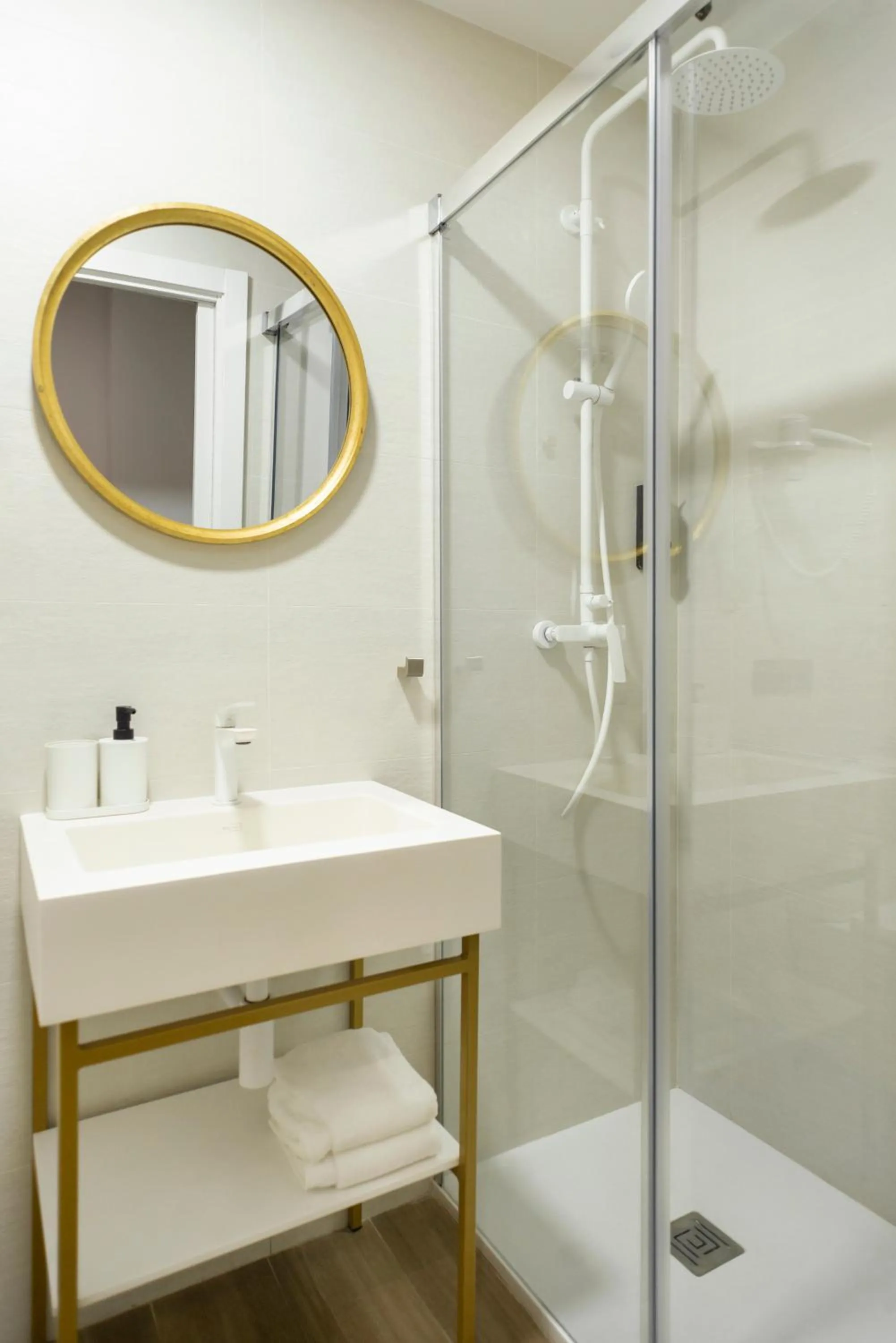 Bathroom in Blanq Comedias