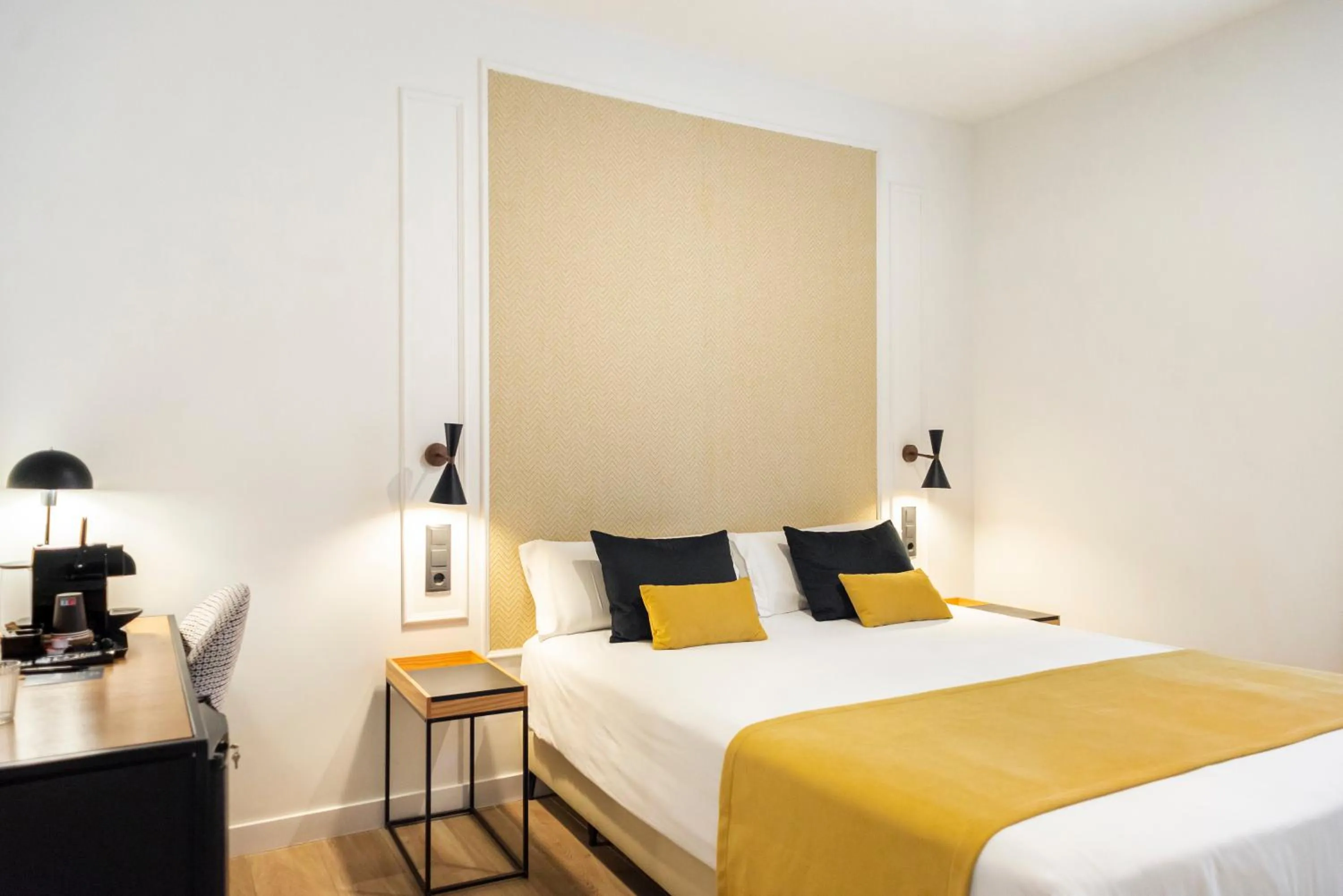 Bed in Blanq Comedias