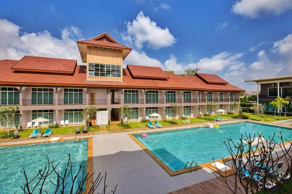 Pool view in Southern Airport Hotel Hatyai