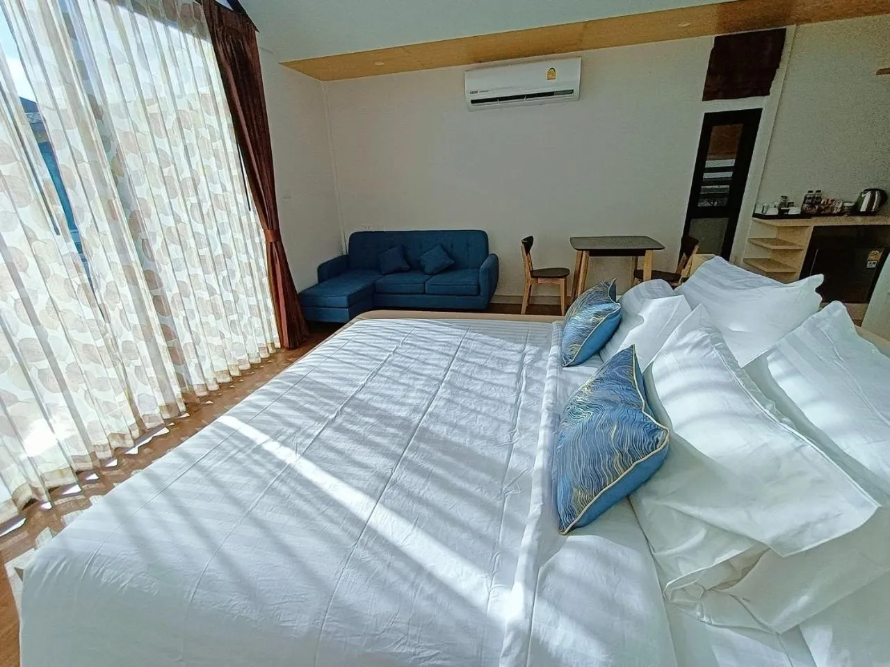 Bedroom, Bed in Southern Airport Hotel Hatyai