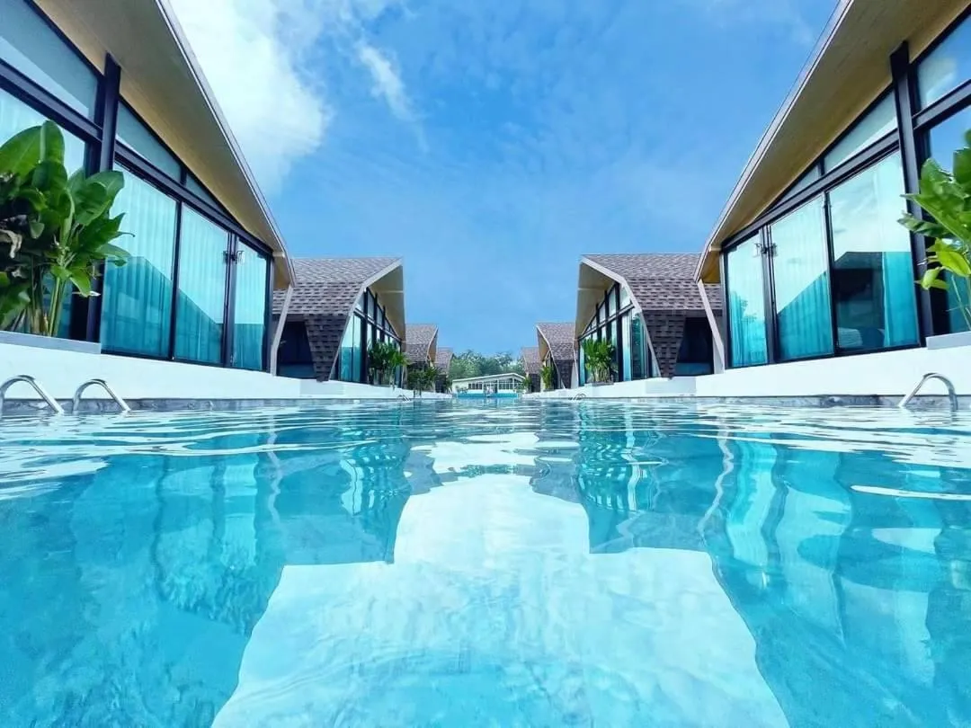 Pool view in Southern Airport Hotel Hatyai