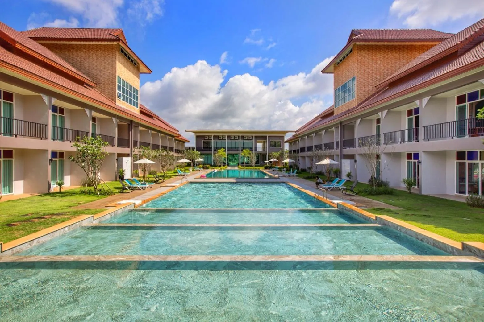 Swimming pool in Southern Airport Hotel Hatyai