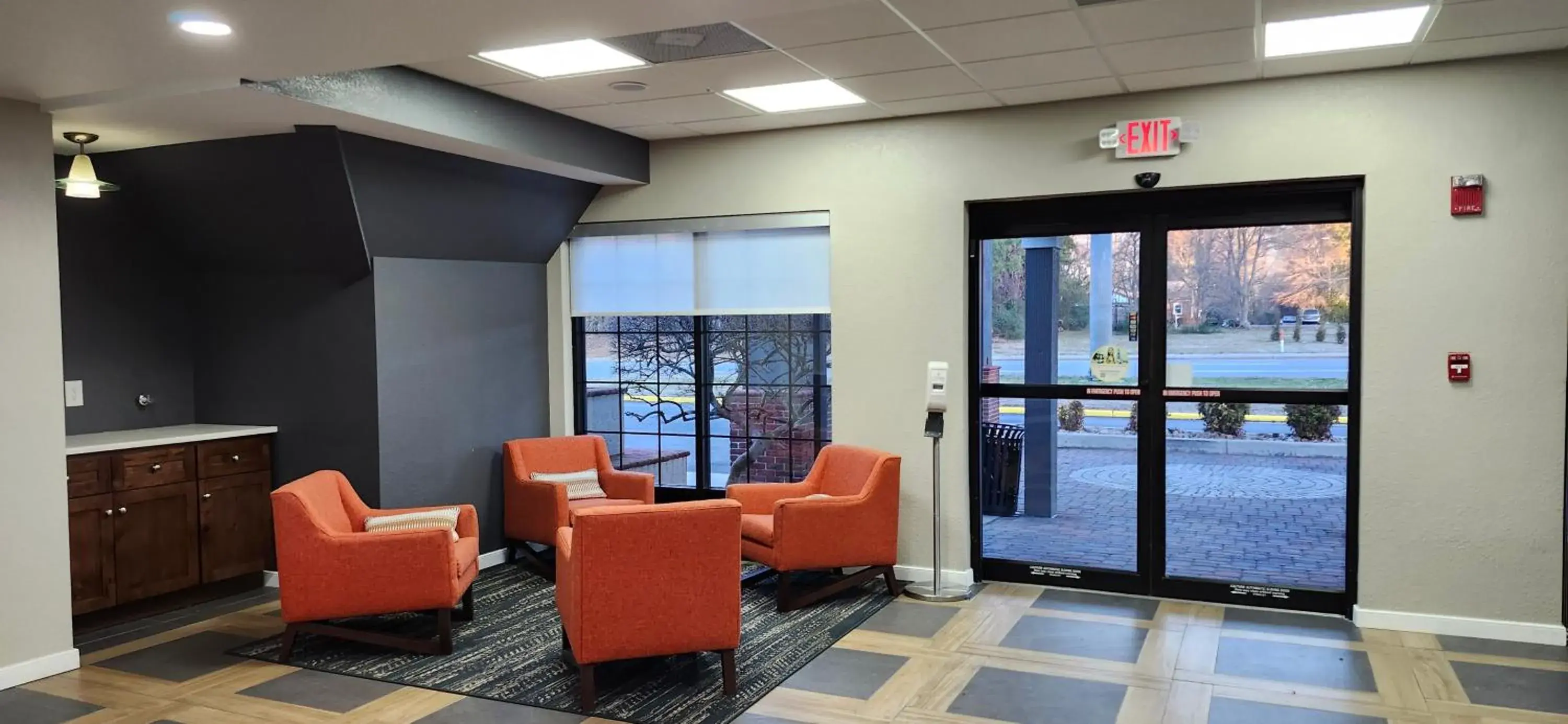 Property building in Quality Inn North Property building in Quality Inn North