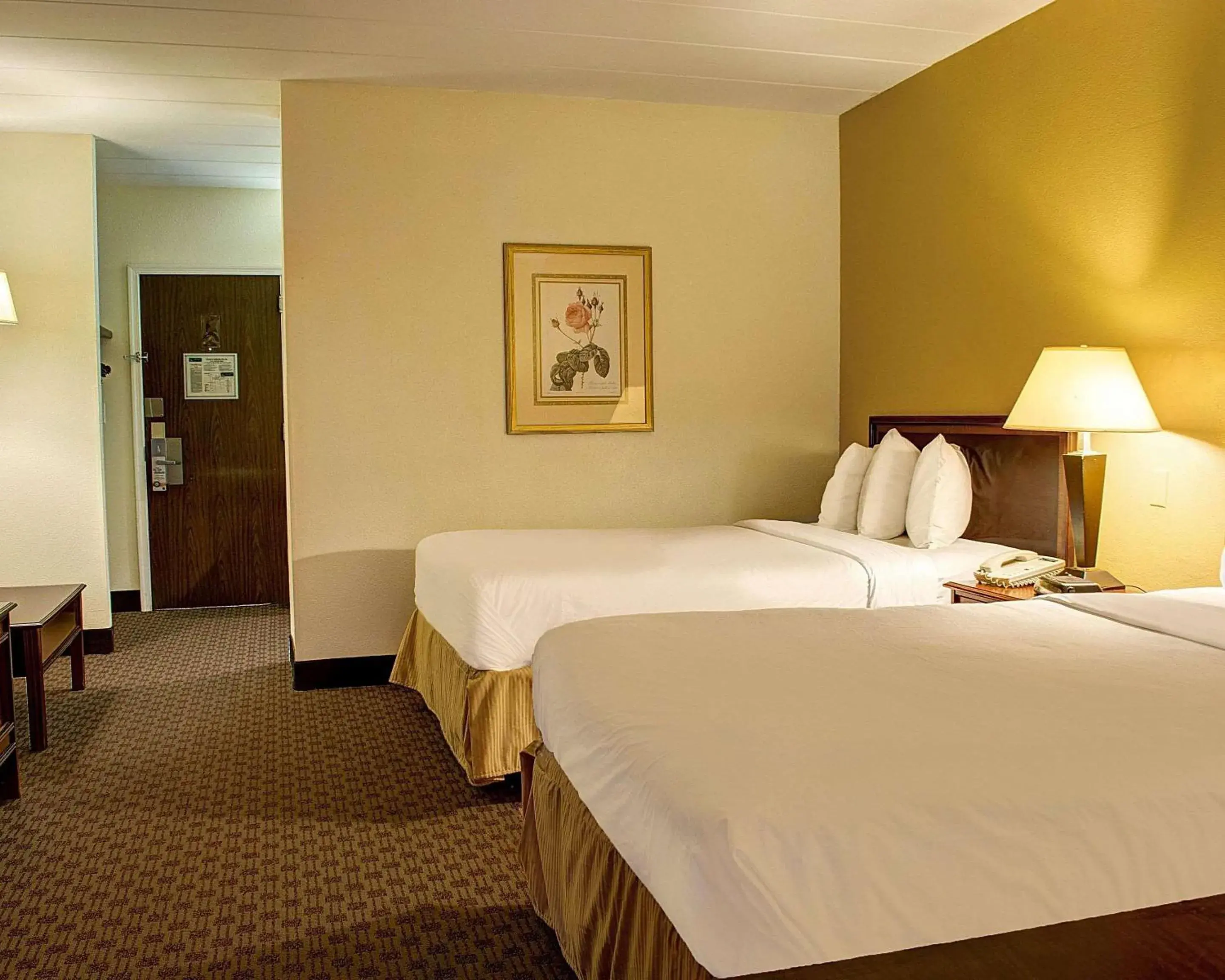 Photo of the whole room, Bed in Quality Inn North Photo of the whole room, Bed in Quality Inn North