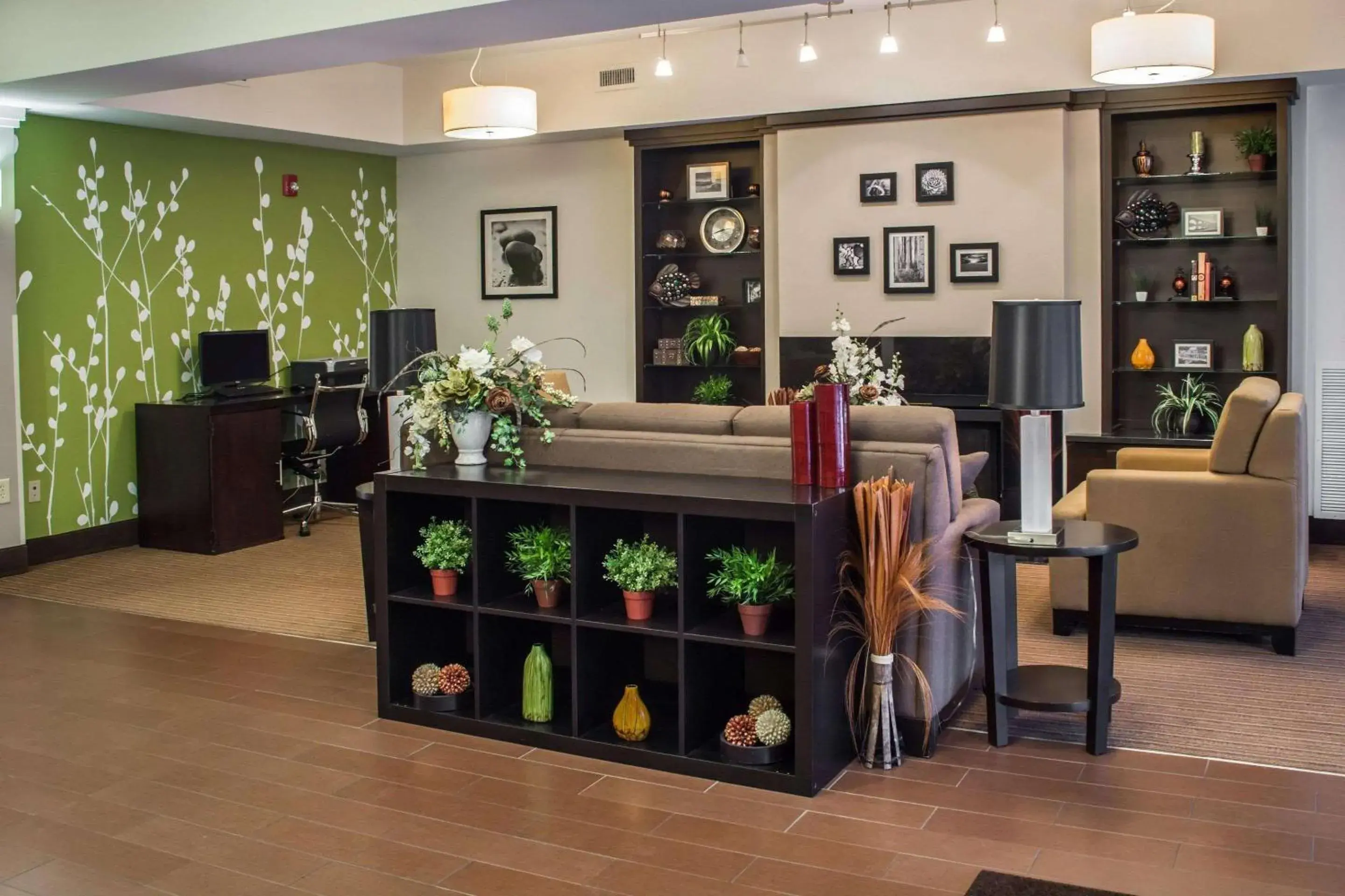 Lobby or reception in Sleep Inn & Suites Harbour Pointe Lobby or reception in Sleep Inn & Suites Harbour Pointe