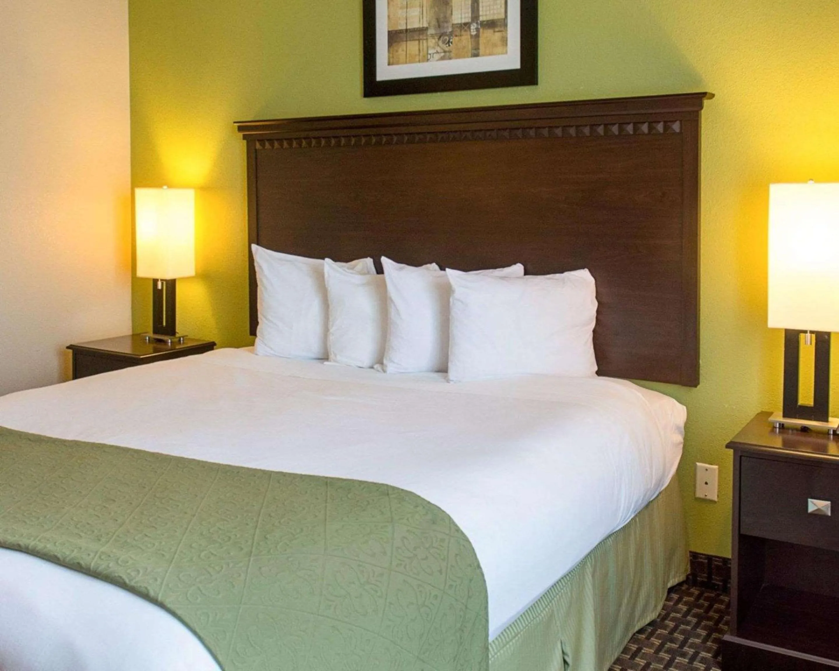 Photo of the whole room, Bed in Quality Inn & Suites Quantico