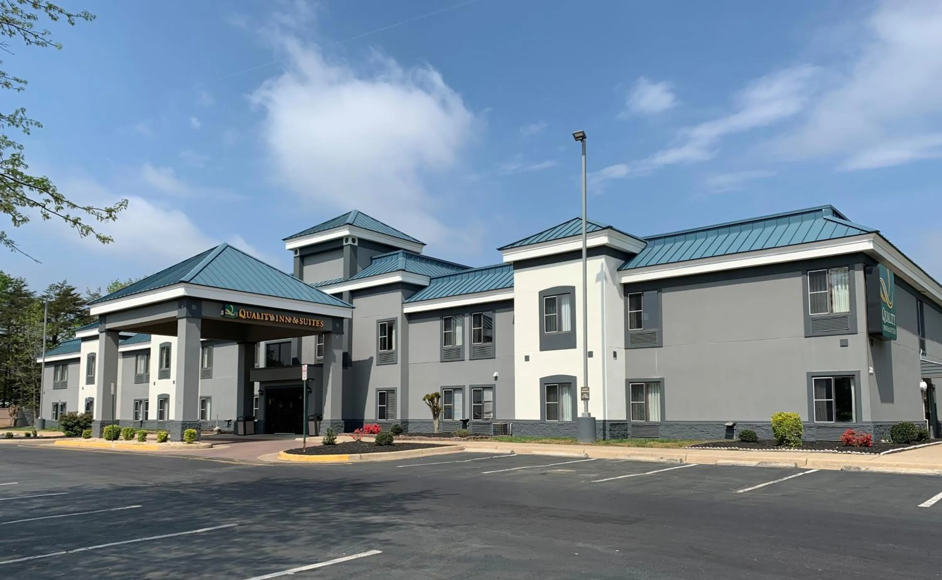 Property building in Quality Inn & Suites Quantico