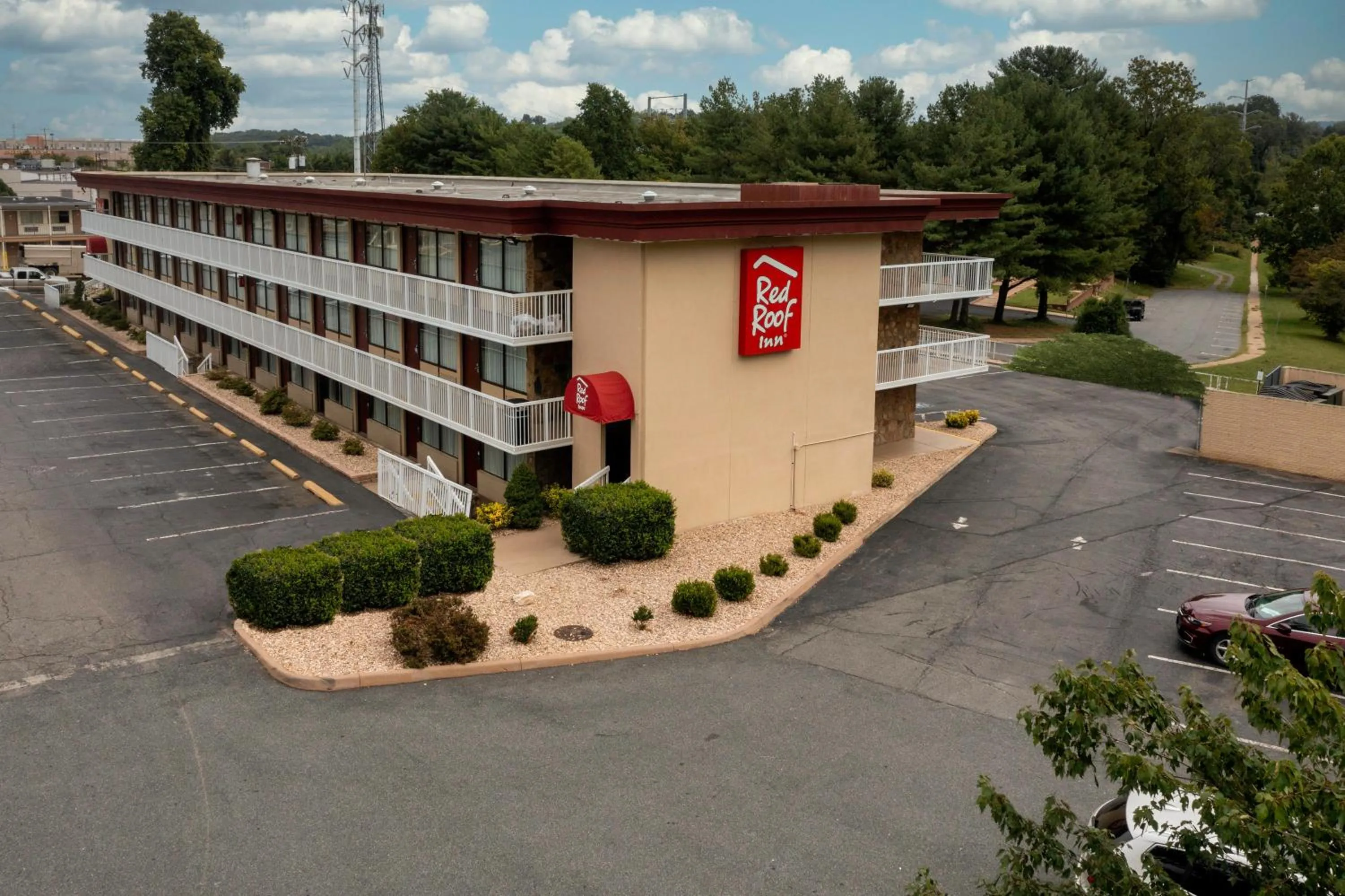 Property building in Red Roof Inn Charlottesville