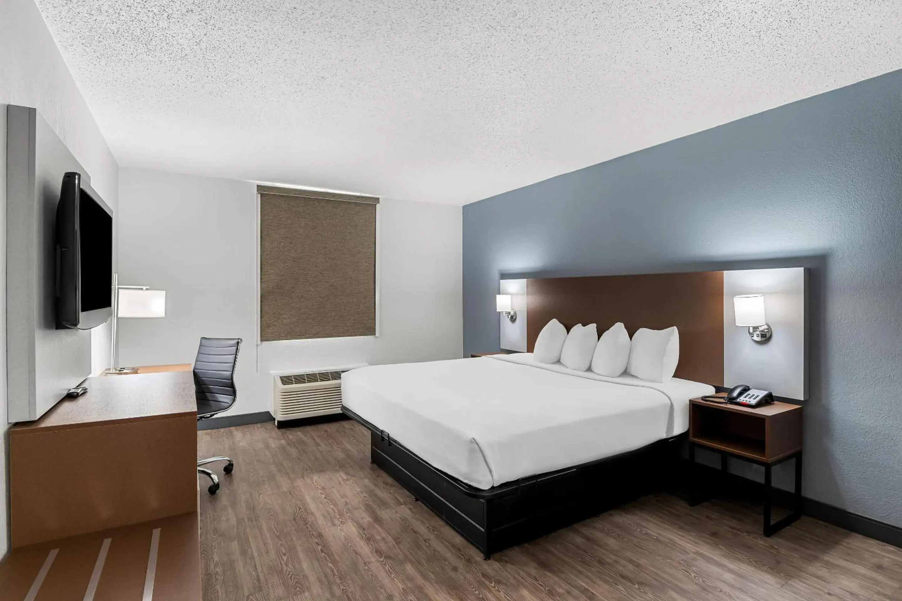 King Room - Non-Smoking in Suburban Studios Chester I-95 King Room - Non-Smoking in Suburban Studios Chester I-95