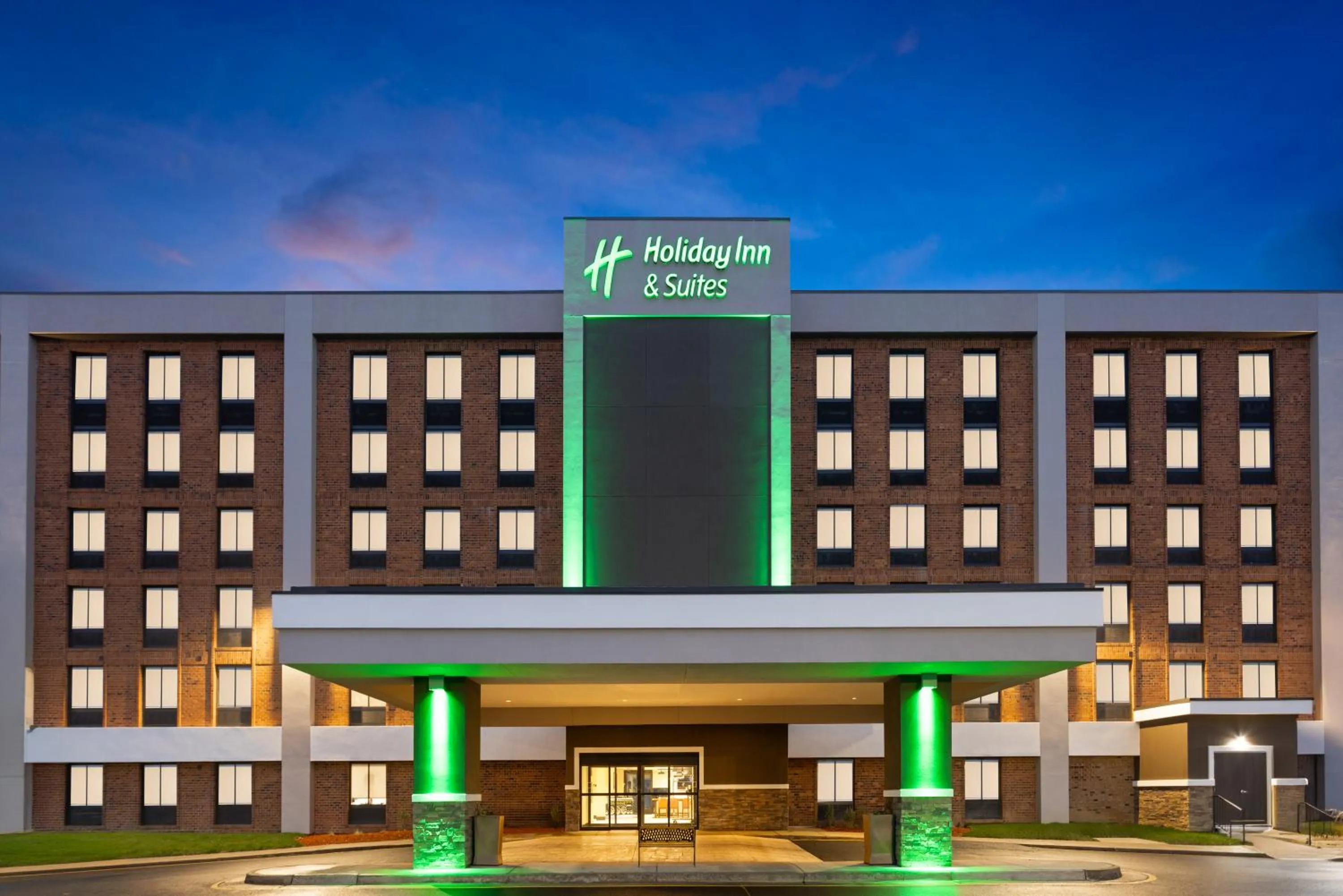 Property building in Holiday Inn & Suites Richmond West End by IHG