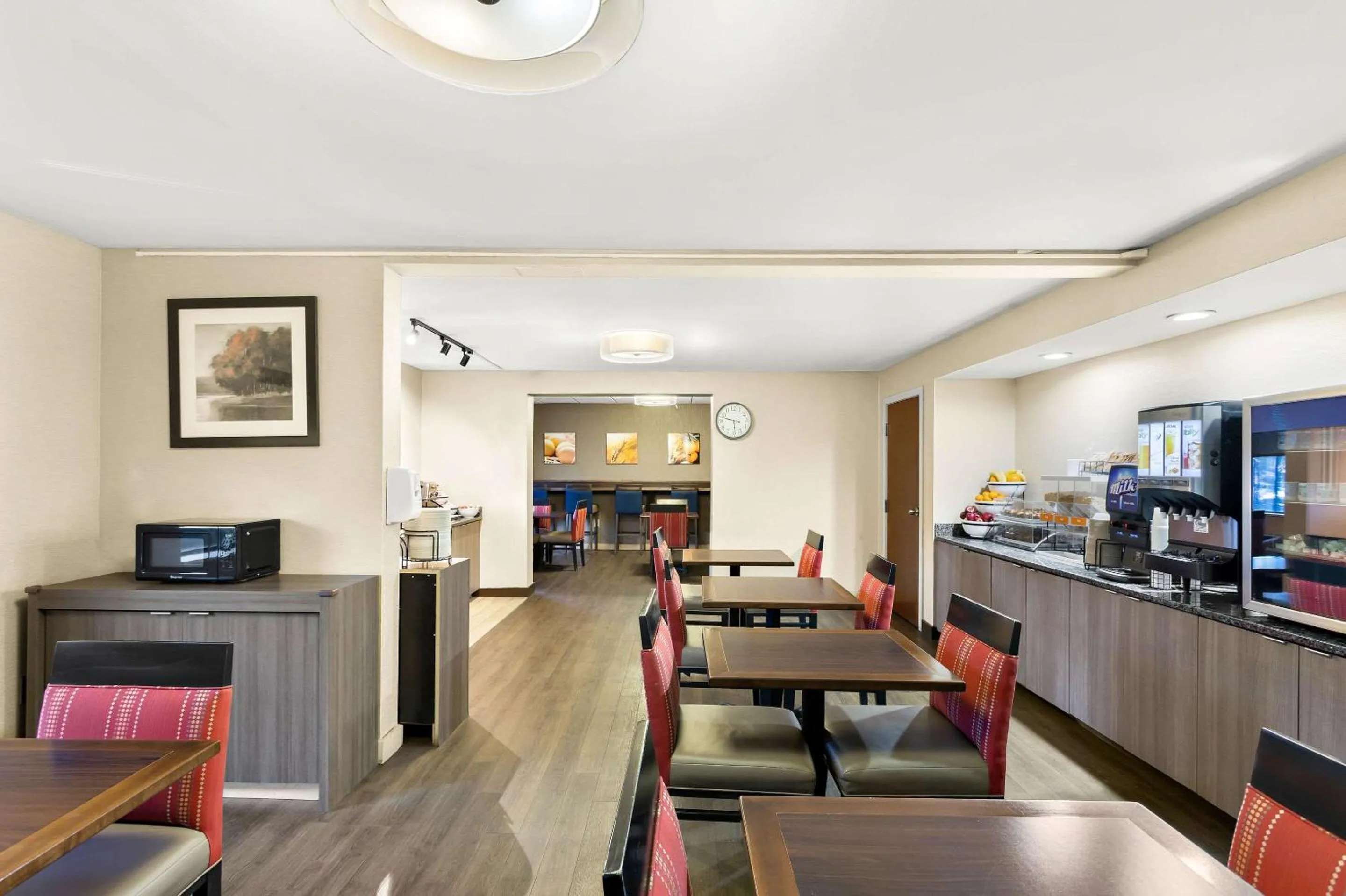 Breakfast in Comfort Inn White River Junction