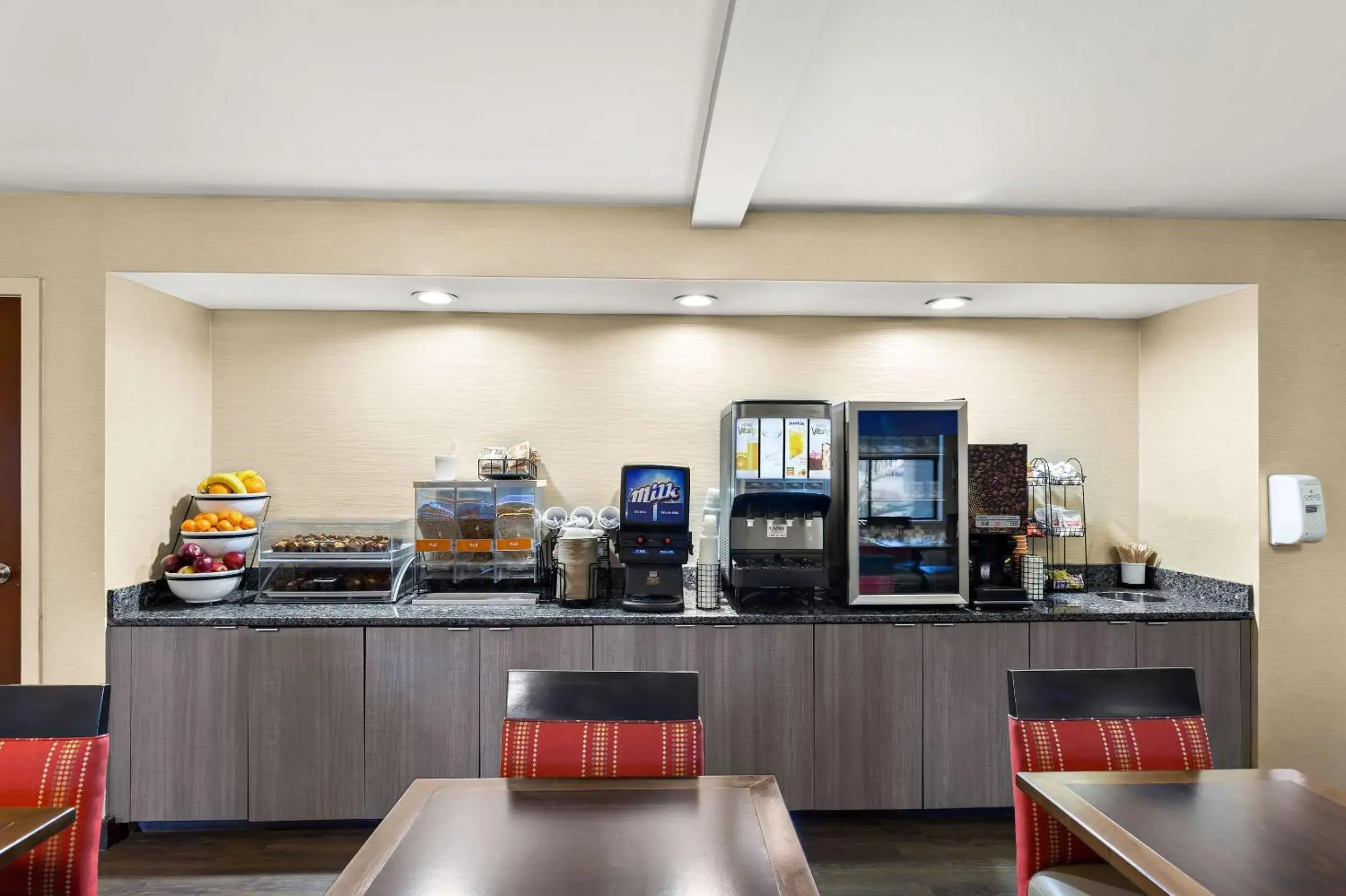 Breakfast in Comfort Inn White River Junction Breakfast in Comfort Inn White River Junction