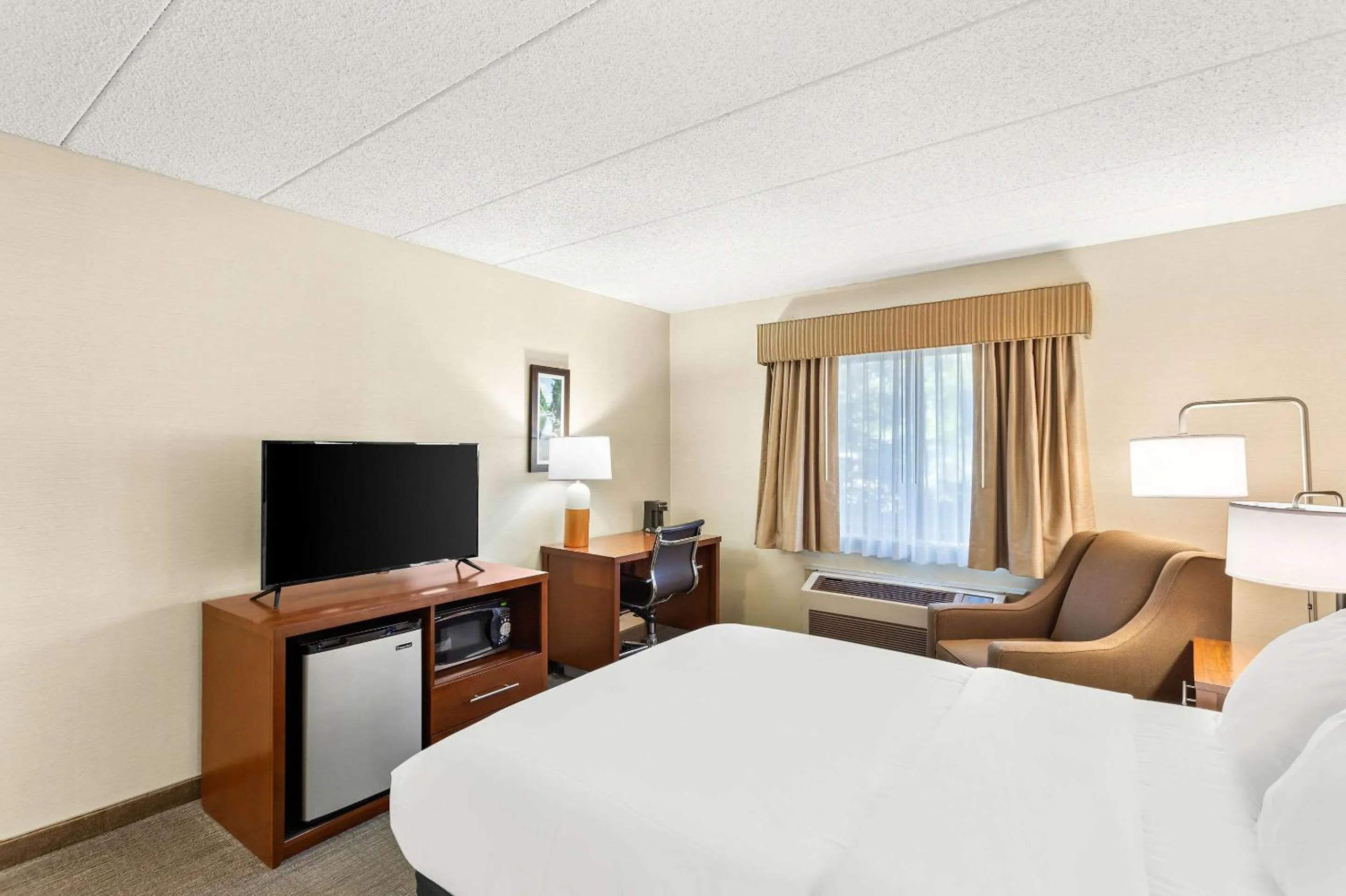 Bedroom, Bed in Comfort Inn White River Junction