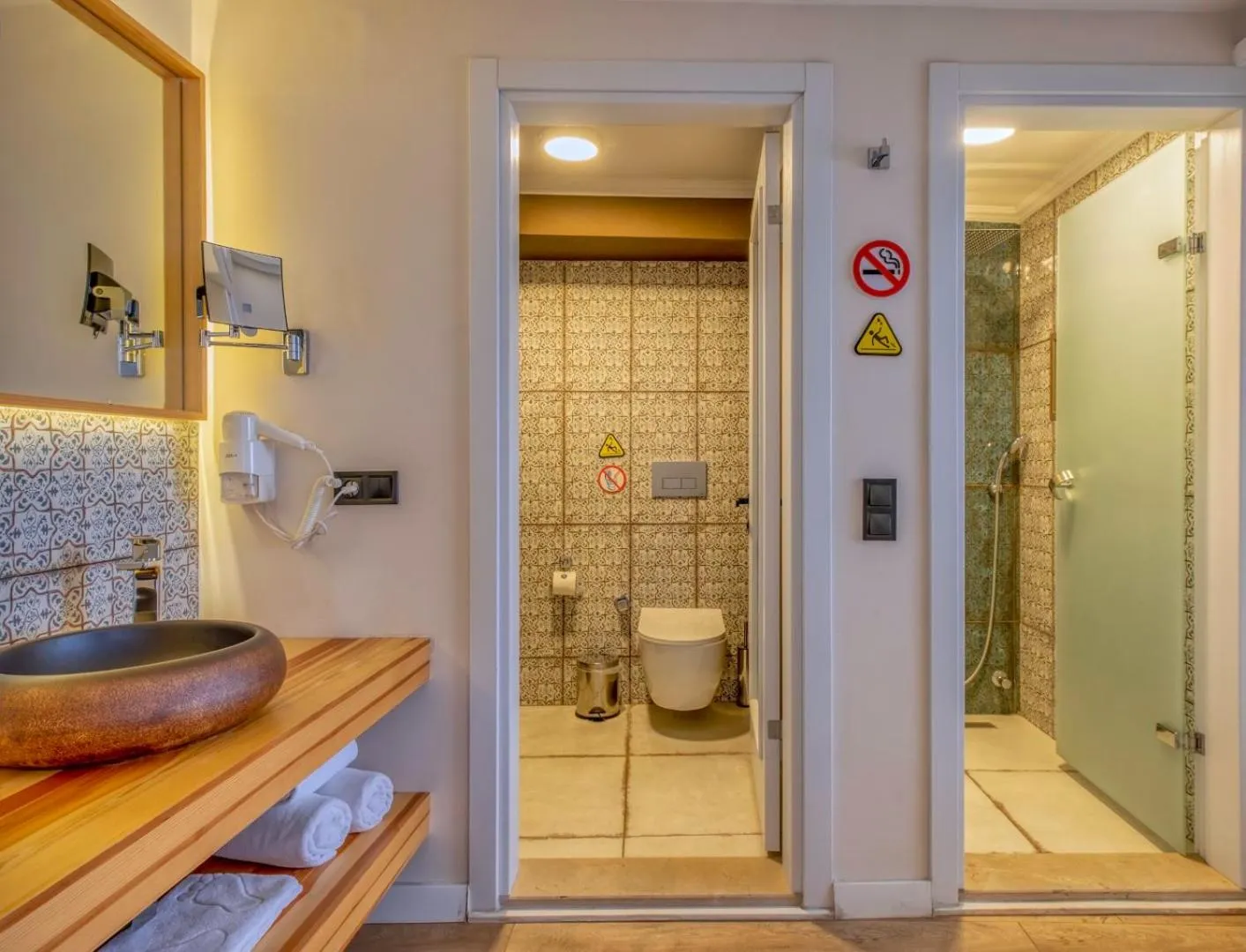 Bathroom in Ece Marina Suites