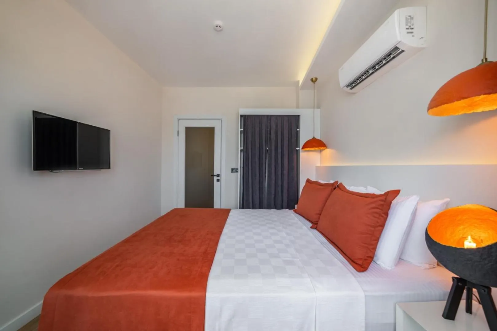 Bed in Ece Marina Suites