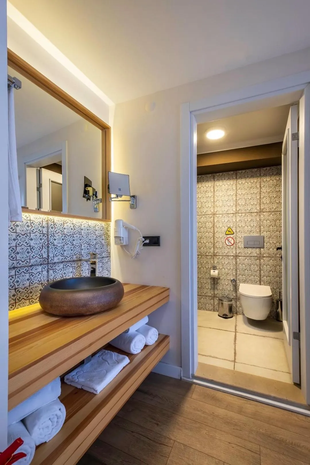 Bathroom in Ece Marina Suites