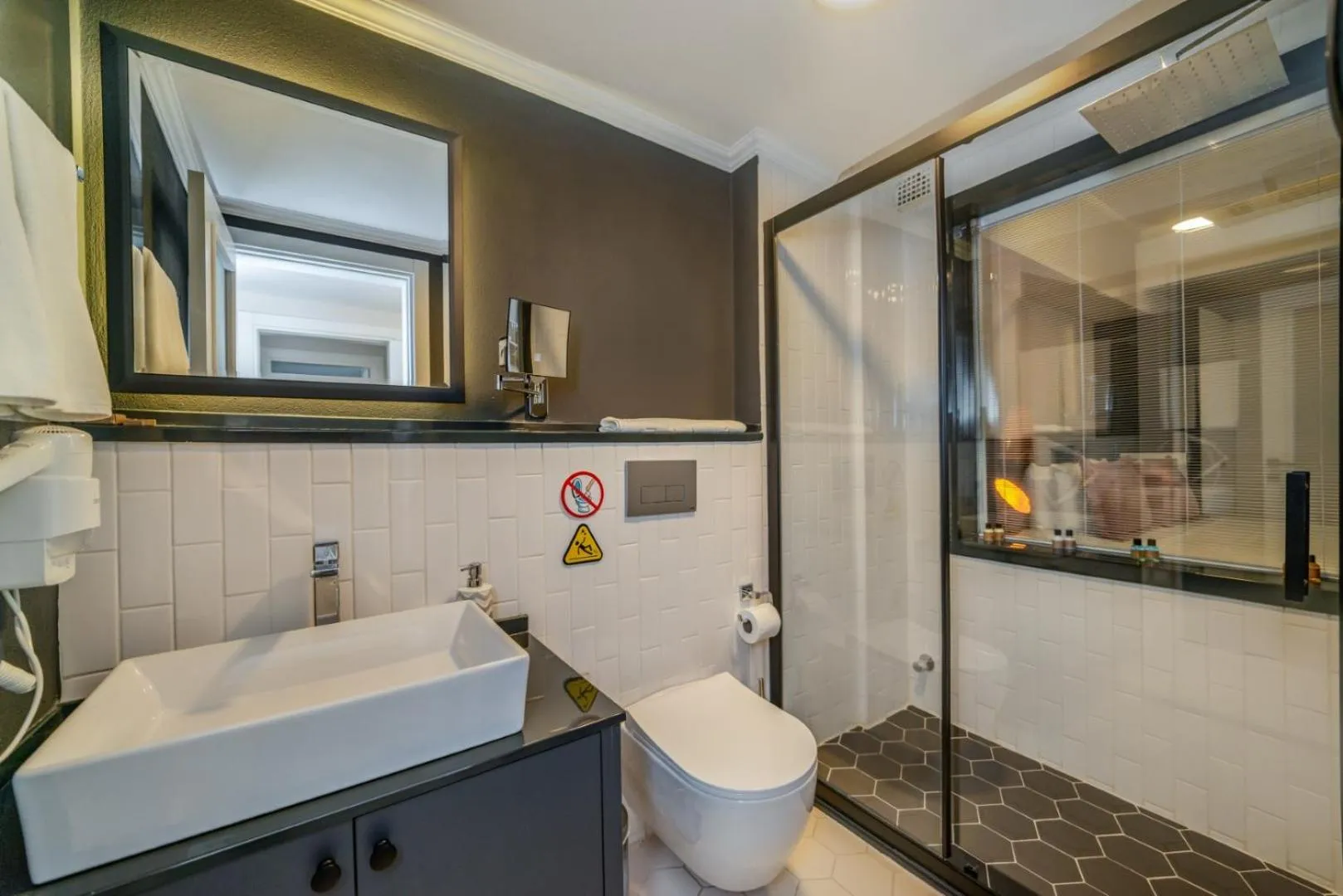 Bed in Ece Marina Suites