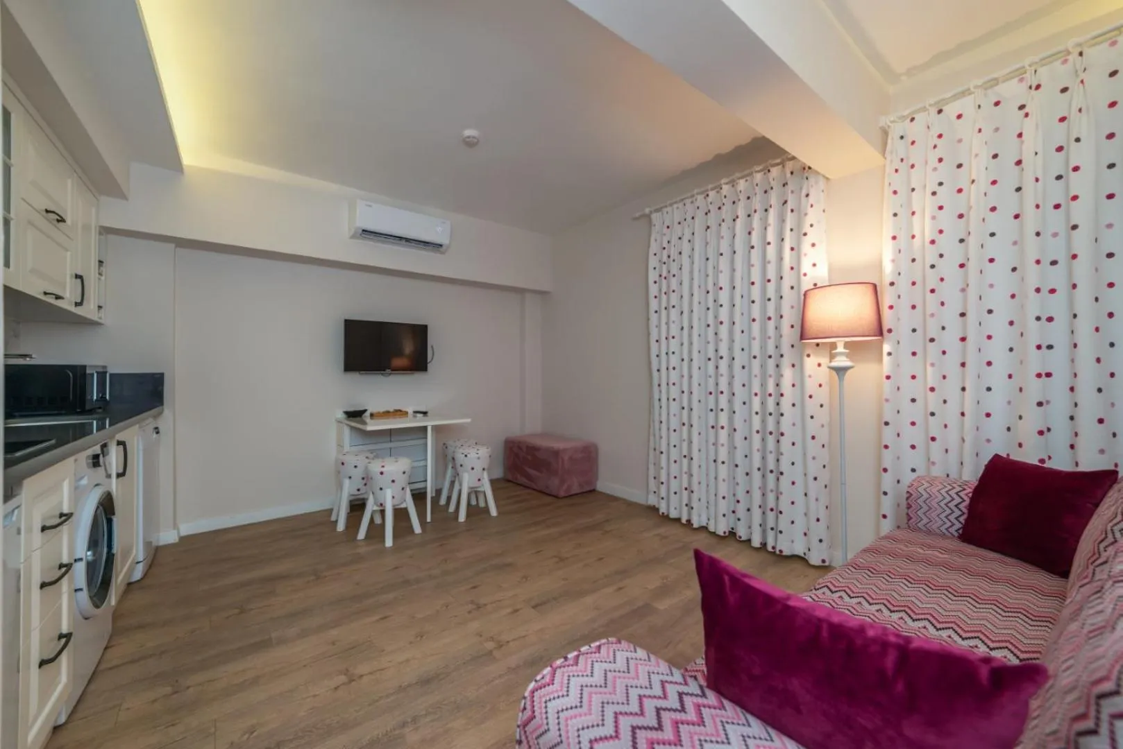 Bed in Ece Marina Suites