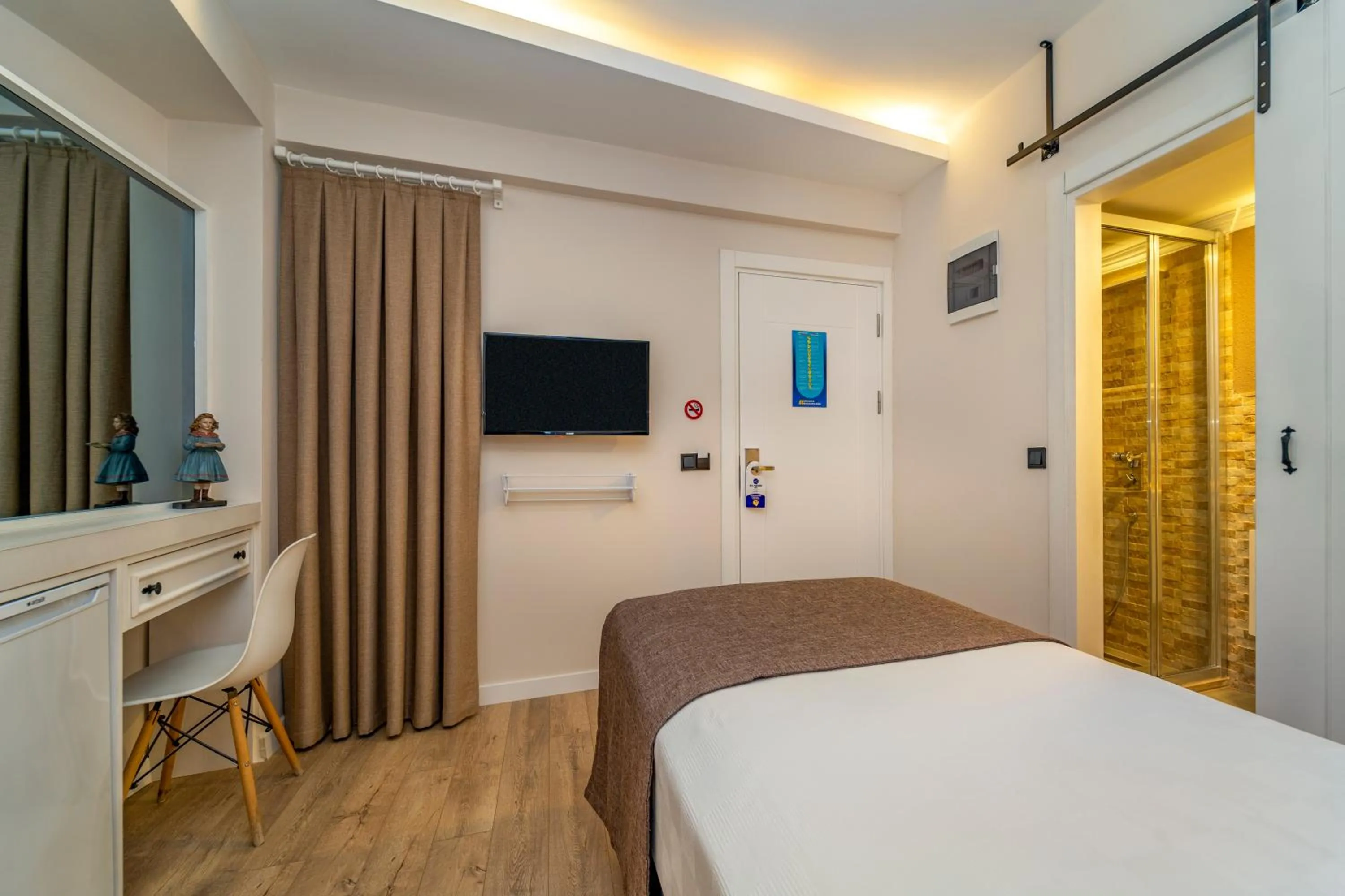 Bedroom, Bed in Ece Marina Suites