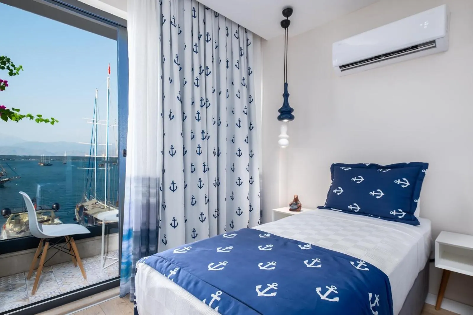 City view, Bed in Ece Marina Suites