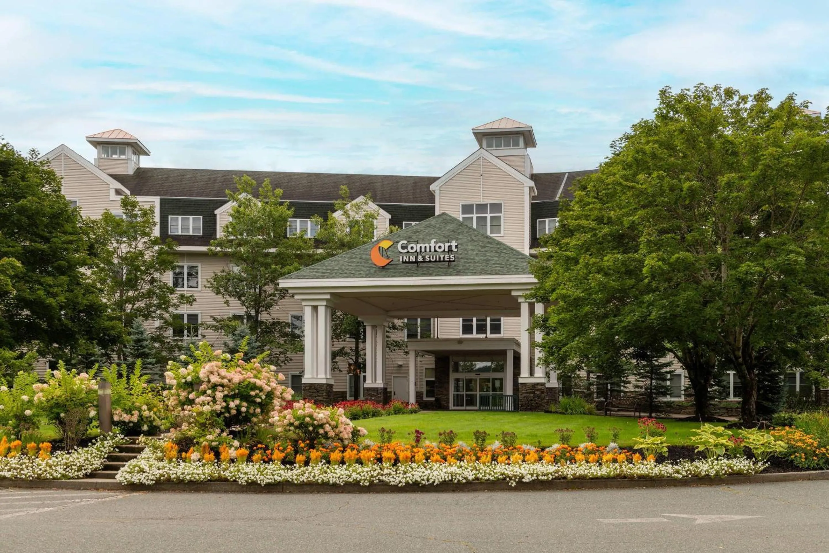 Property building in Comfort Inn & Suites Near Burke Mountain