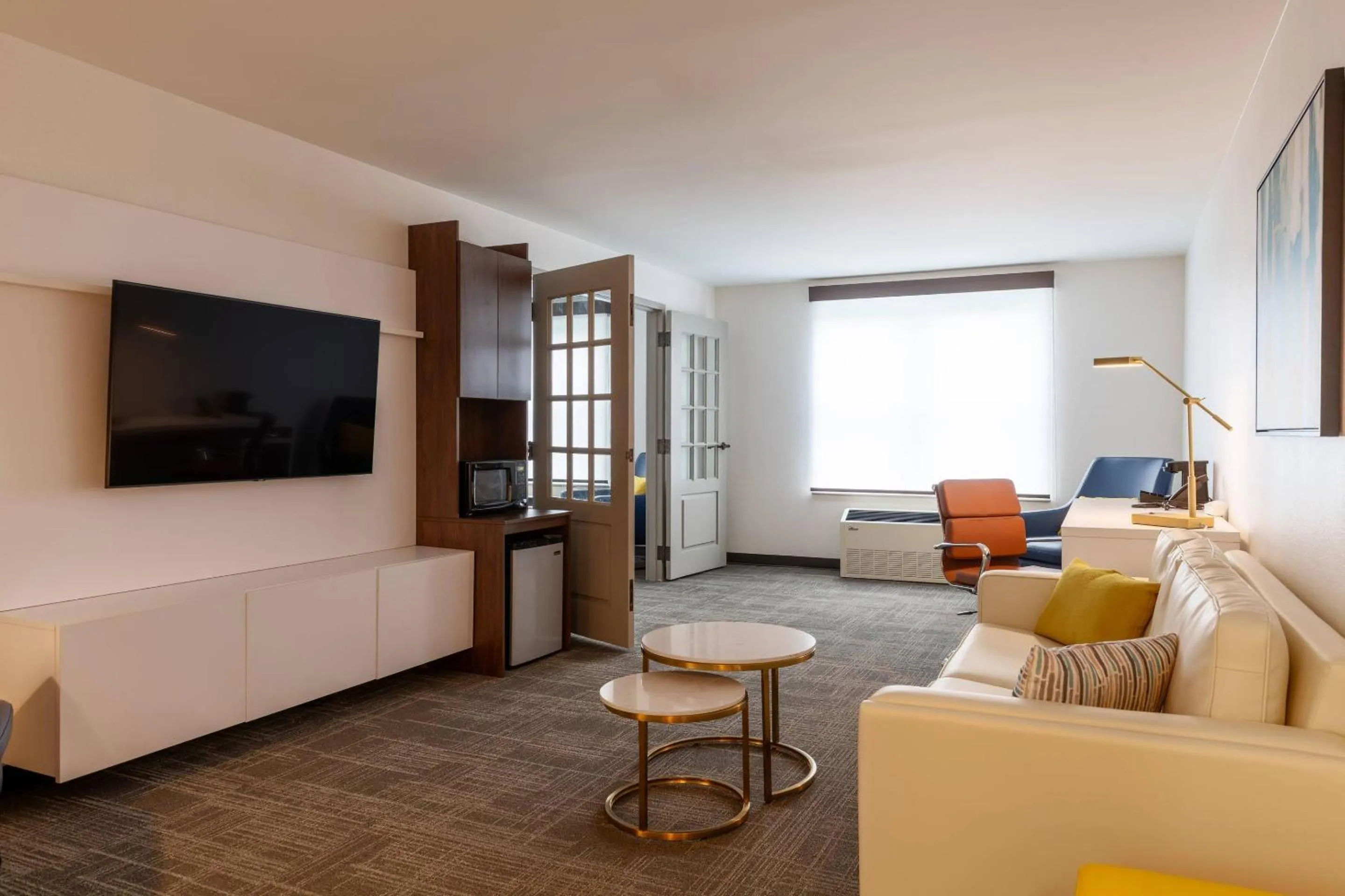 Bedroom, Bed in Comfort Inn & Suites Near Burke Mountain