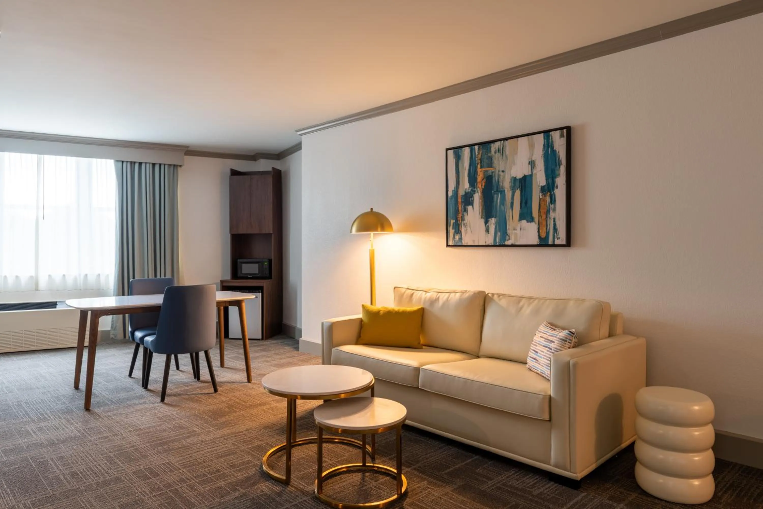 Living room in Comfort Inn & Suites Near Burke Mountain