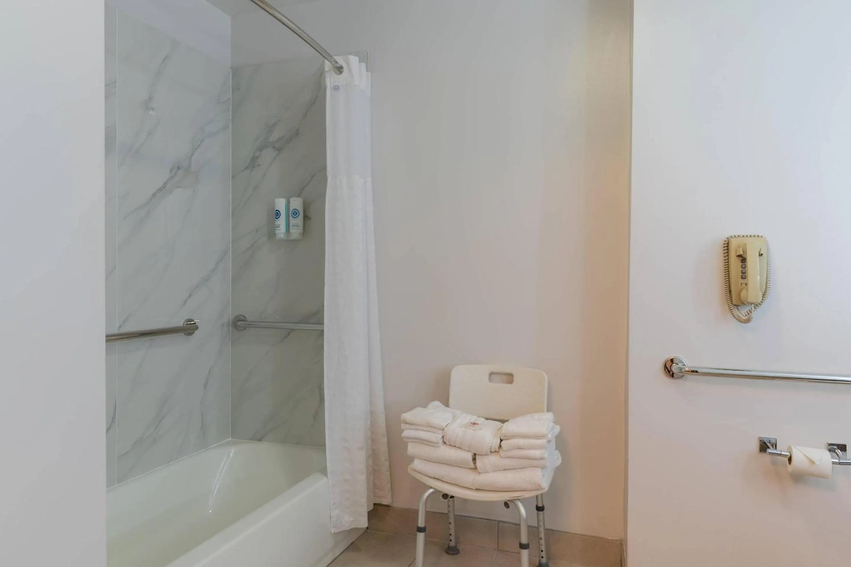 Bedroom in Comfort Inn & Suites Near Burke Mountain