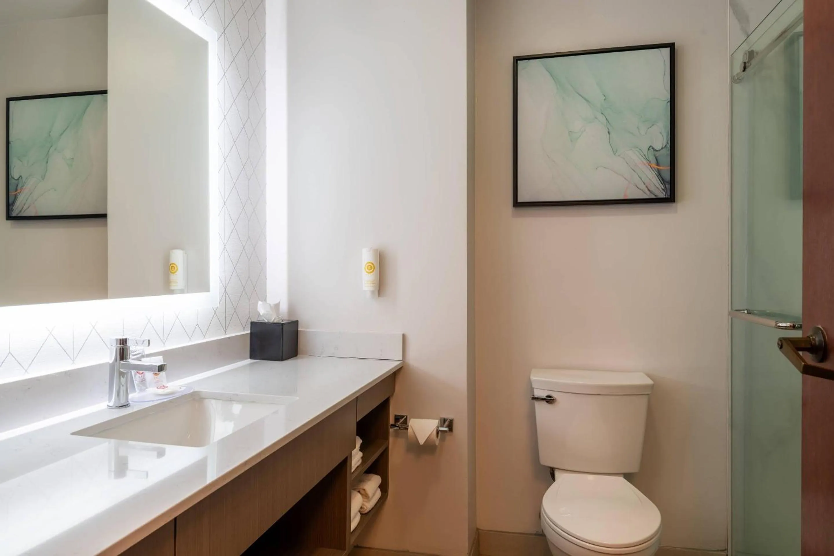 Bedroom in Comfort Inn & Suites Near Burke Mountain