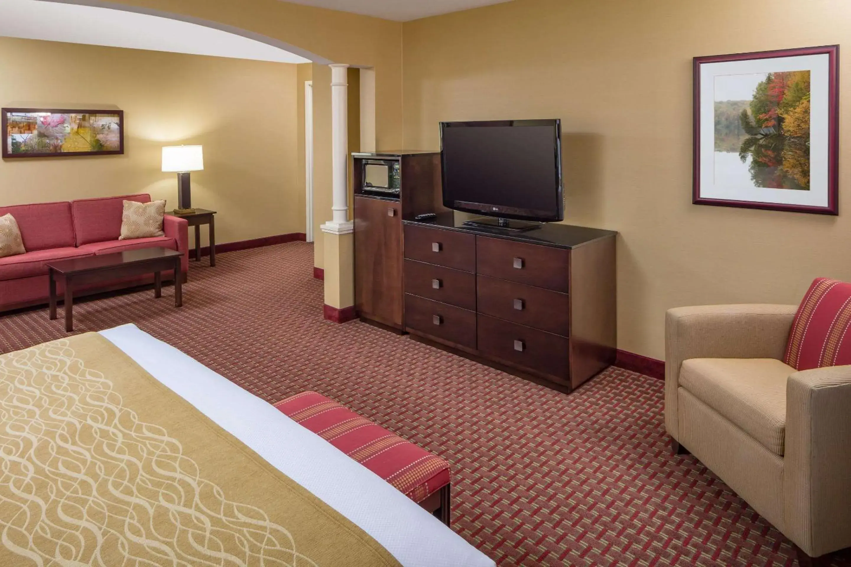 King Suite - Accessible/Non-Smoking in Comfort Inn & Suites Near Burke Mountain King Suite - Accessible/Non-Smoking in Comfort Inn & Suites Near Burke Mountain