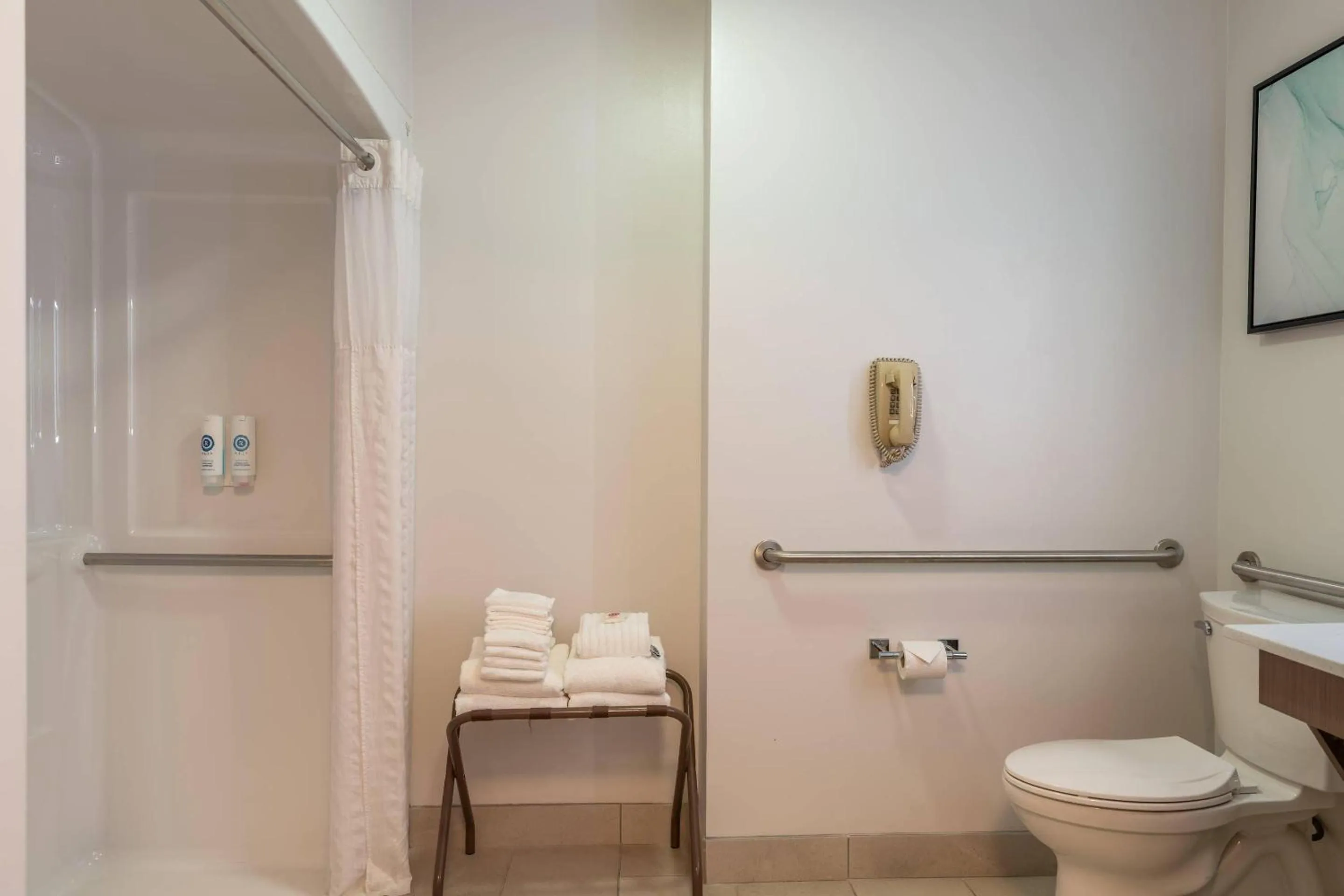 Bedroom in Comfort Inn & Suites Near Burke Mountain