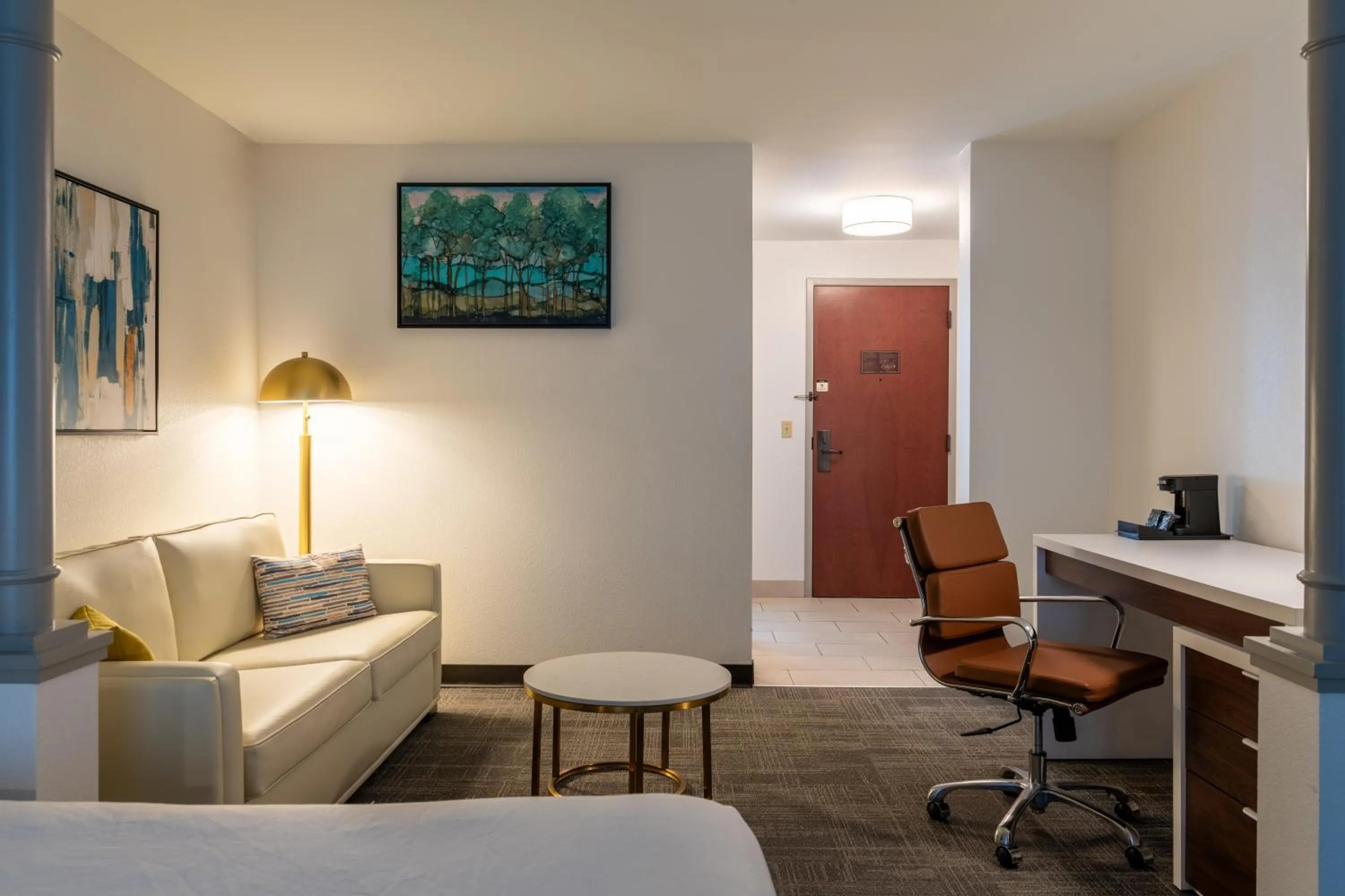 Living room in Comfort Inn & Suites Near Burke Mountain