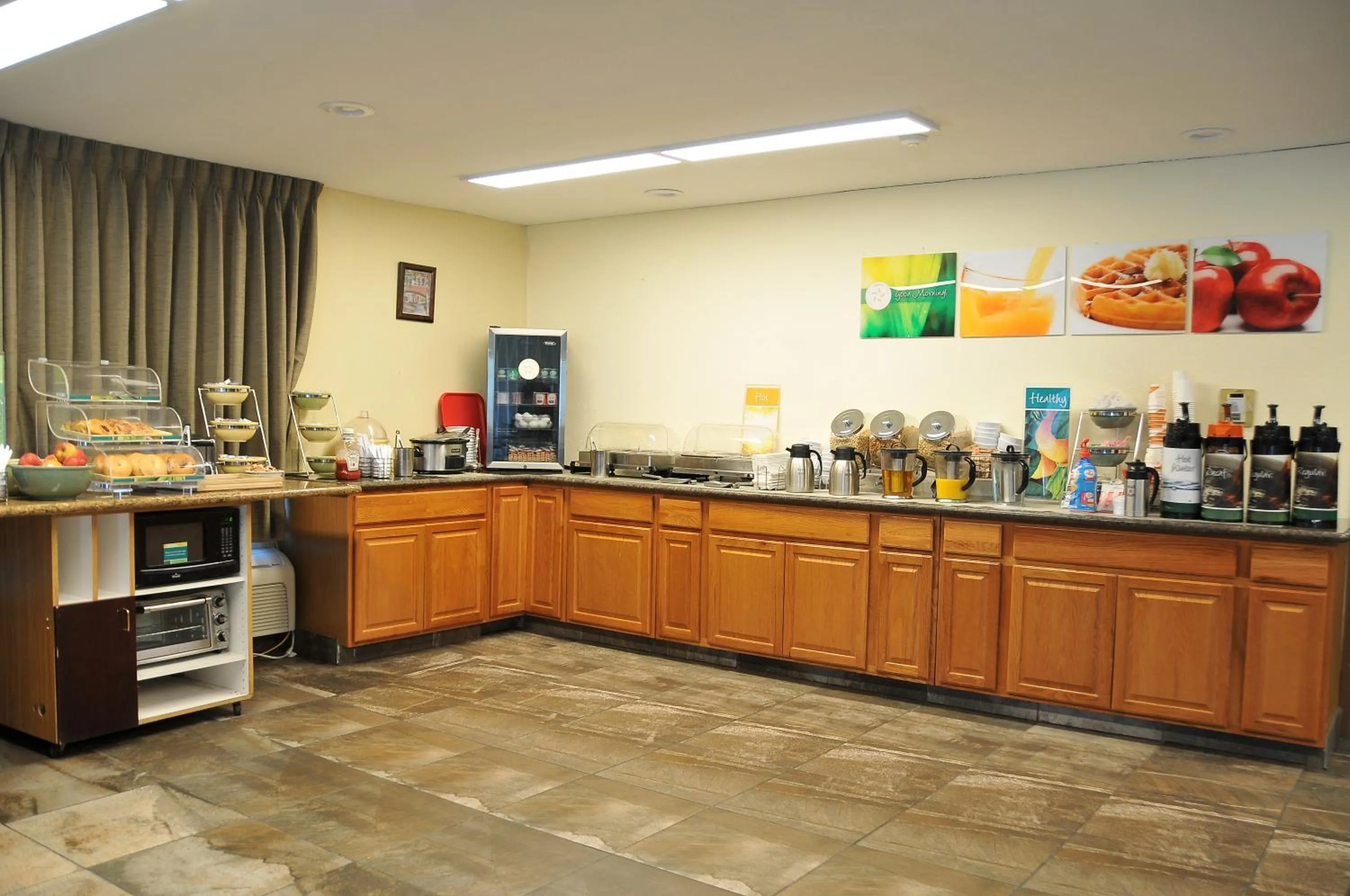 Breakfast in Quality Inn Paradise Creek