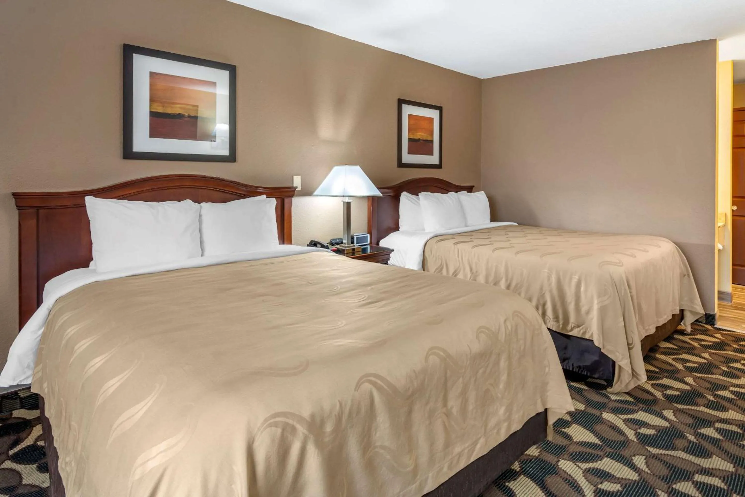 Photo of the whole room in Quality Inn Paradise Creek