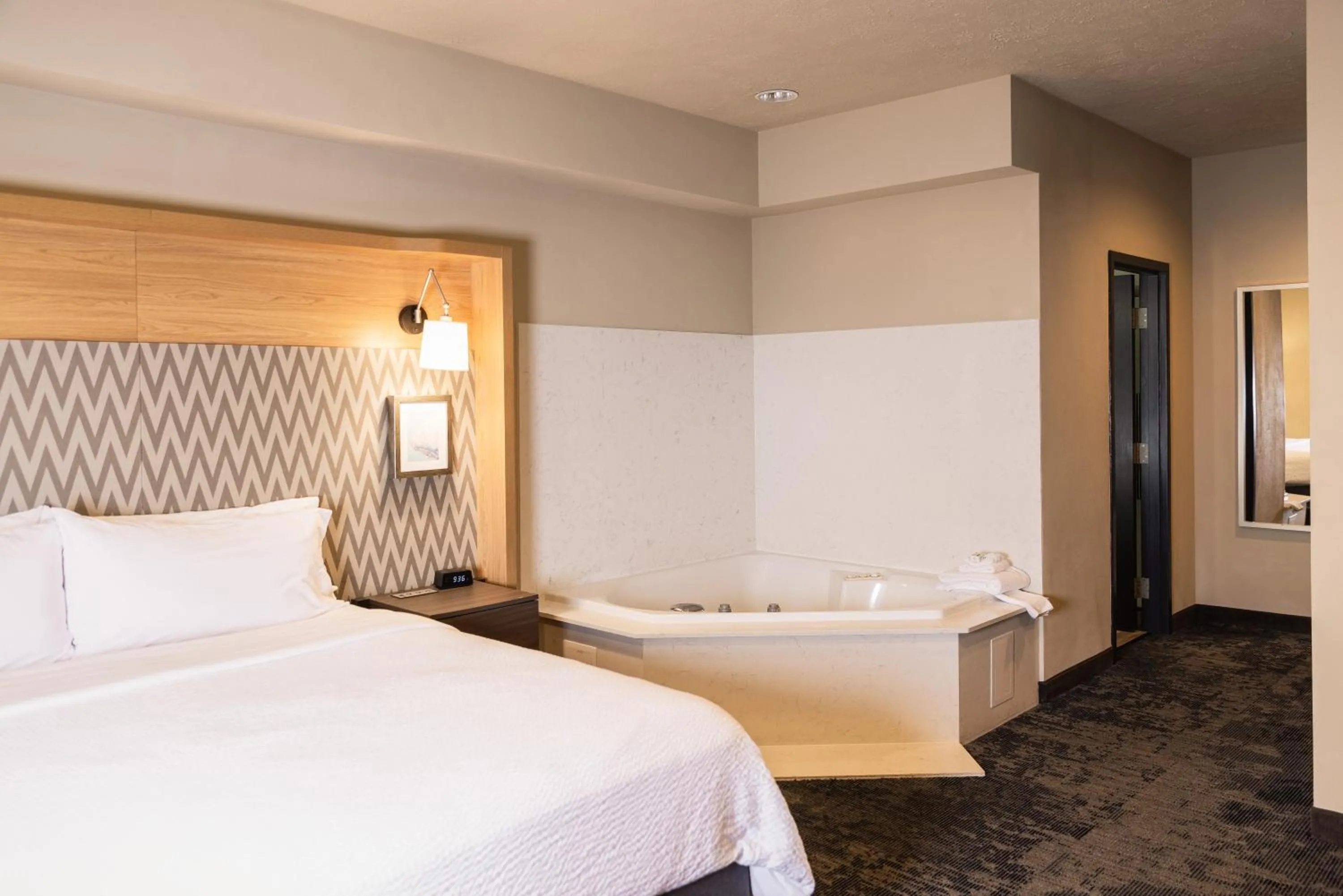 Bed in Holiday Inn Clarkston - Lewiston by IHG