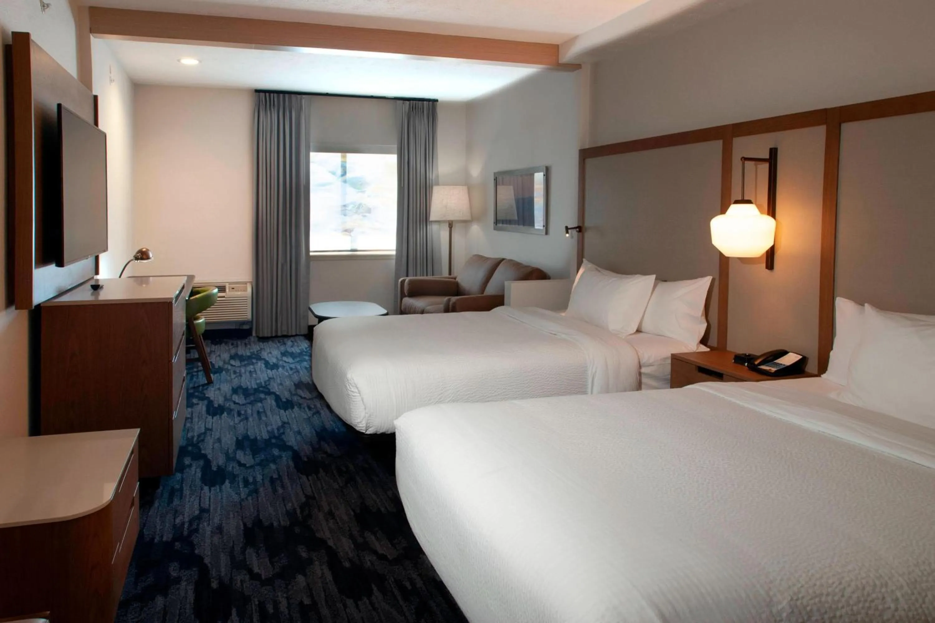 Photo of the whole room, Bed in Fairfield Inn & Suites by Marriott Spokane Valley