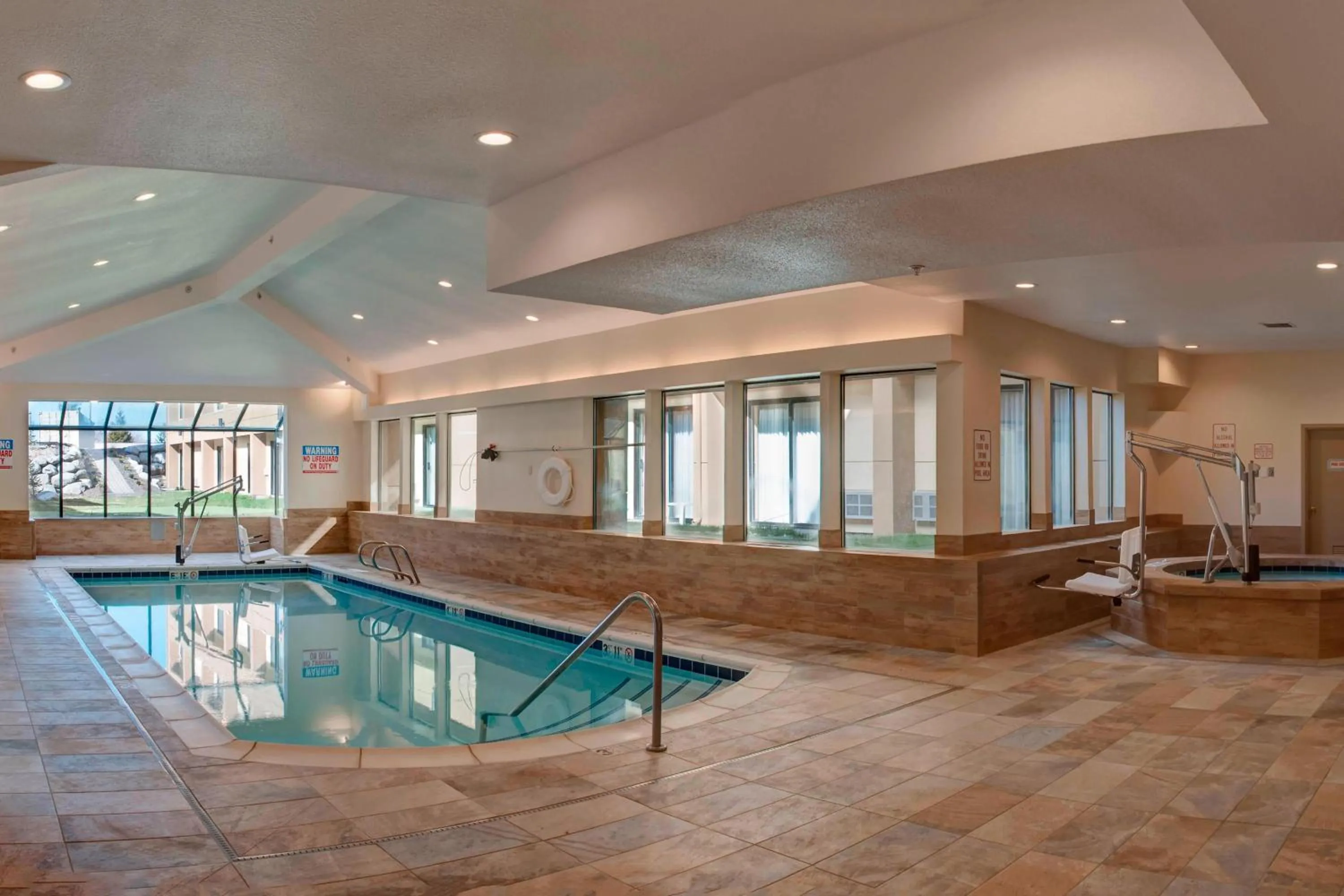 Swimming pool in Fairfield Inn & Suites by Marriott Spokane Valley