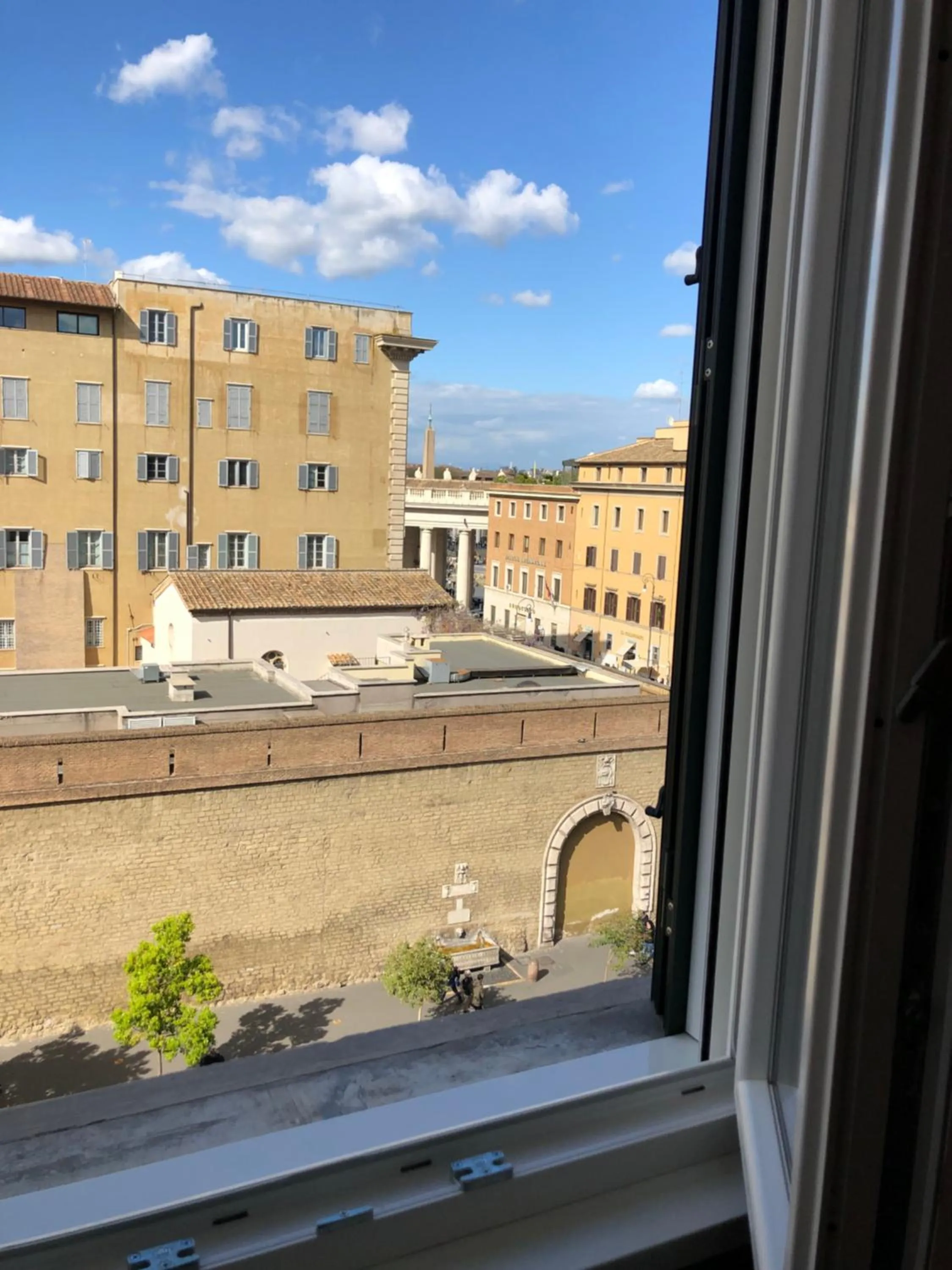 Zeus Inn - Una finestra sul Vaticano