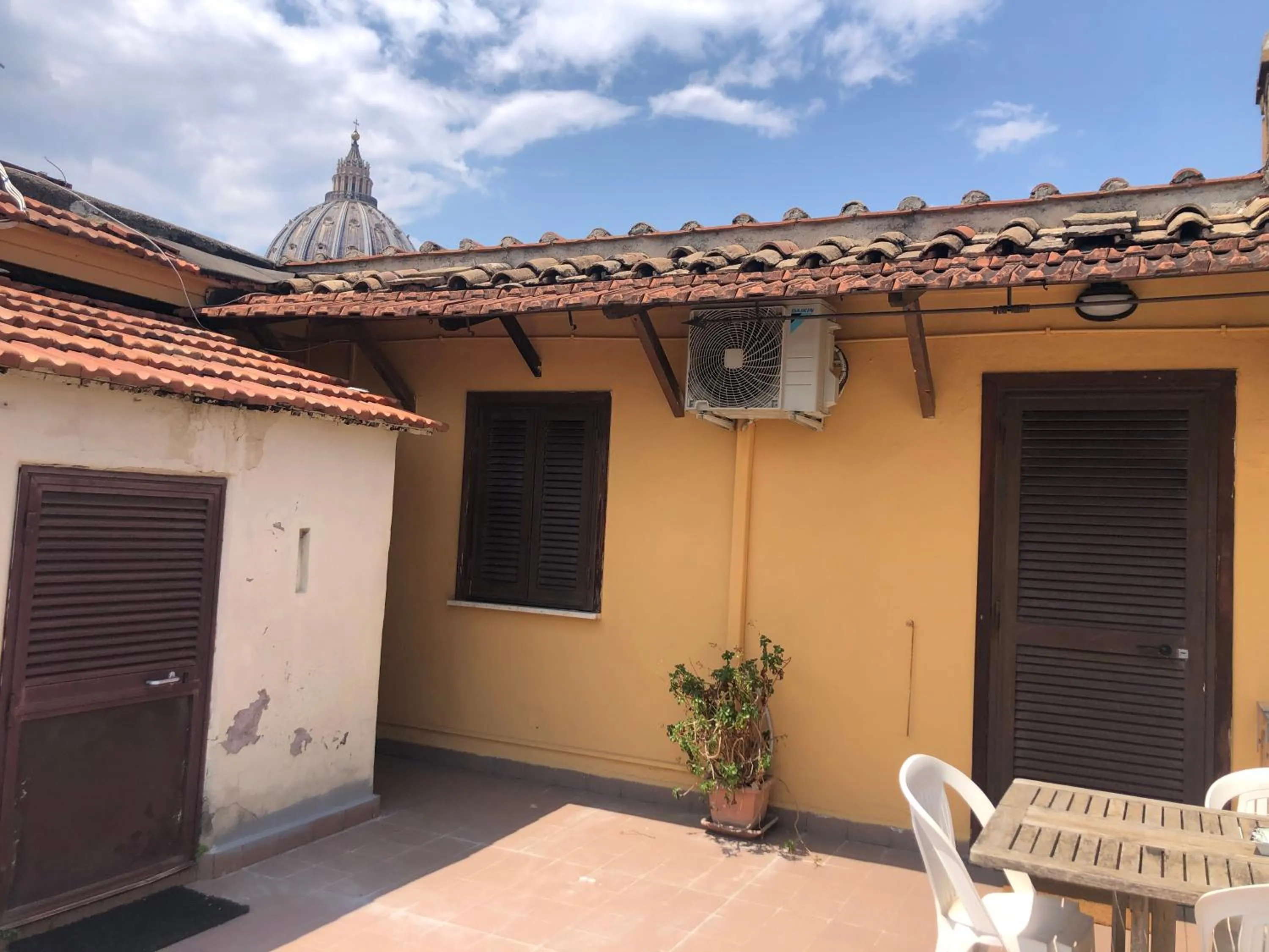 Zeus Inn - Una finestra sul Vaticano