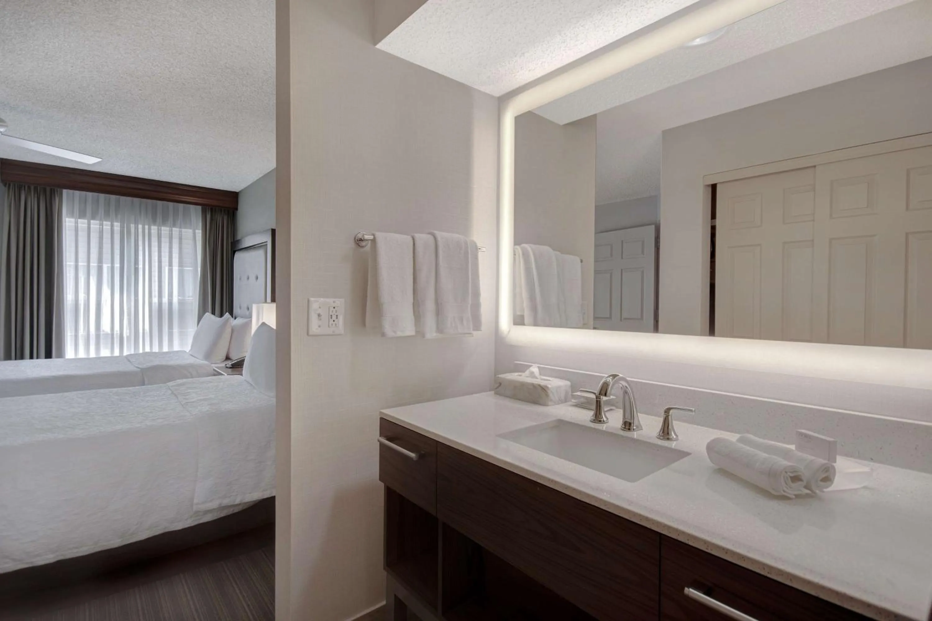 Bathroom, Bed in Homewood Suites by Hilton Salt Lake City - Midvale/Sandy