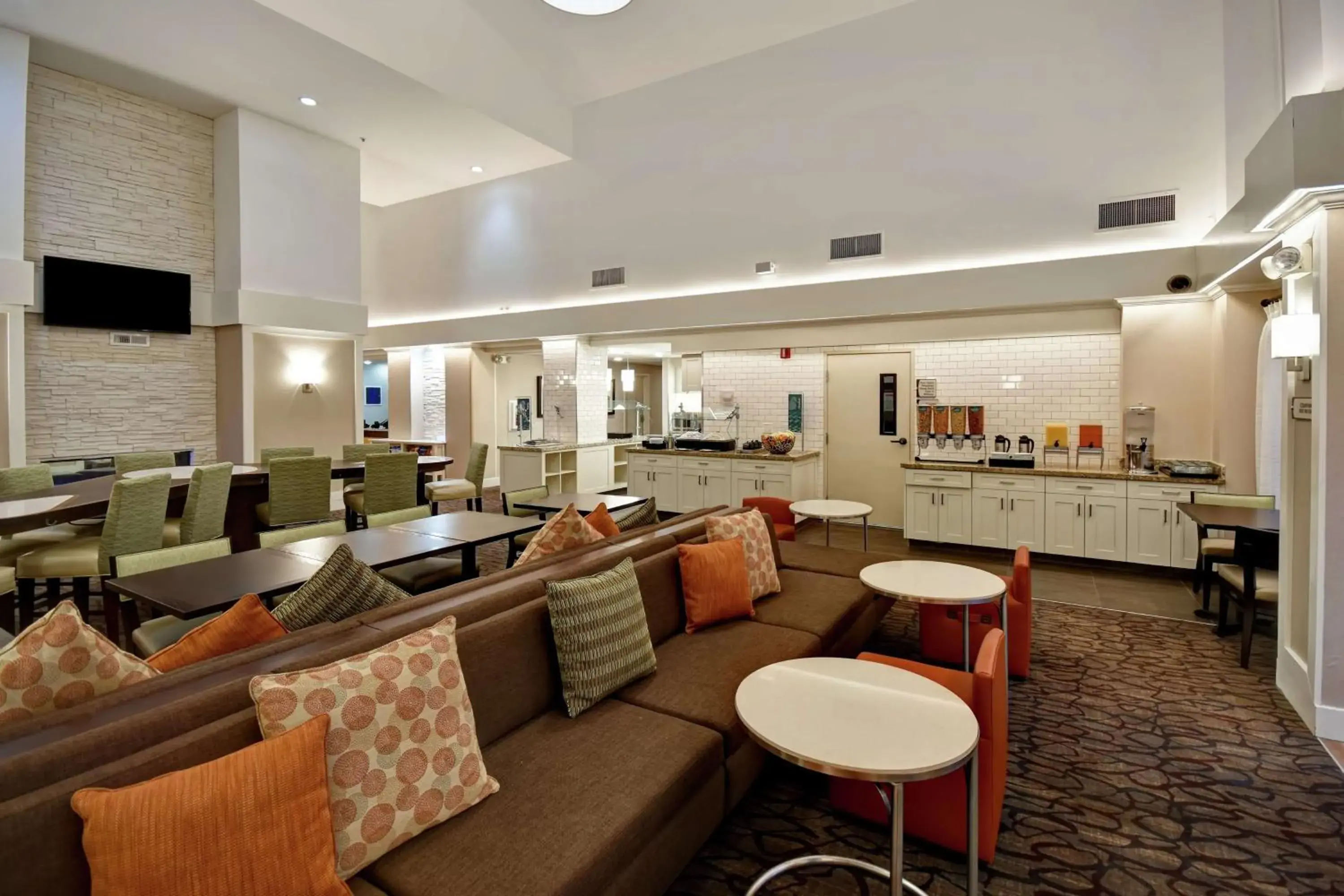 Lobby or reception in Homewood Suites by Hilton Salt Lake City - Midvale/Sandy Lobby or reception in Homewood Suites by Hilton Salt Lake City - Midvale/Sandy