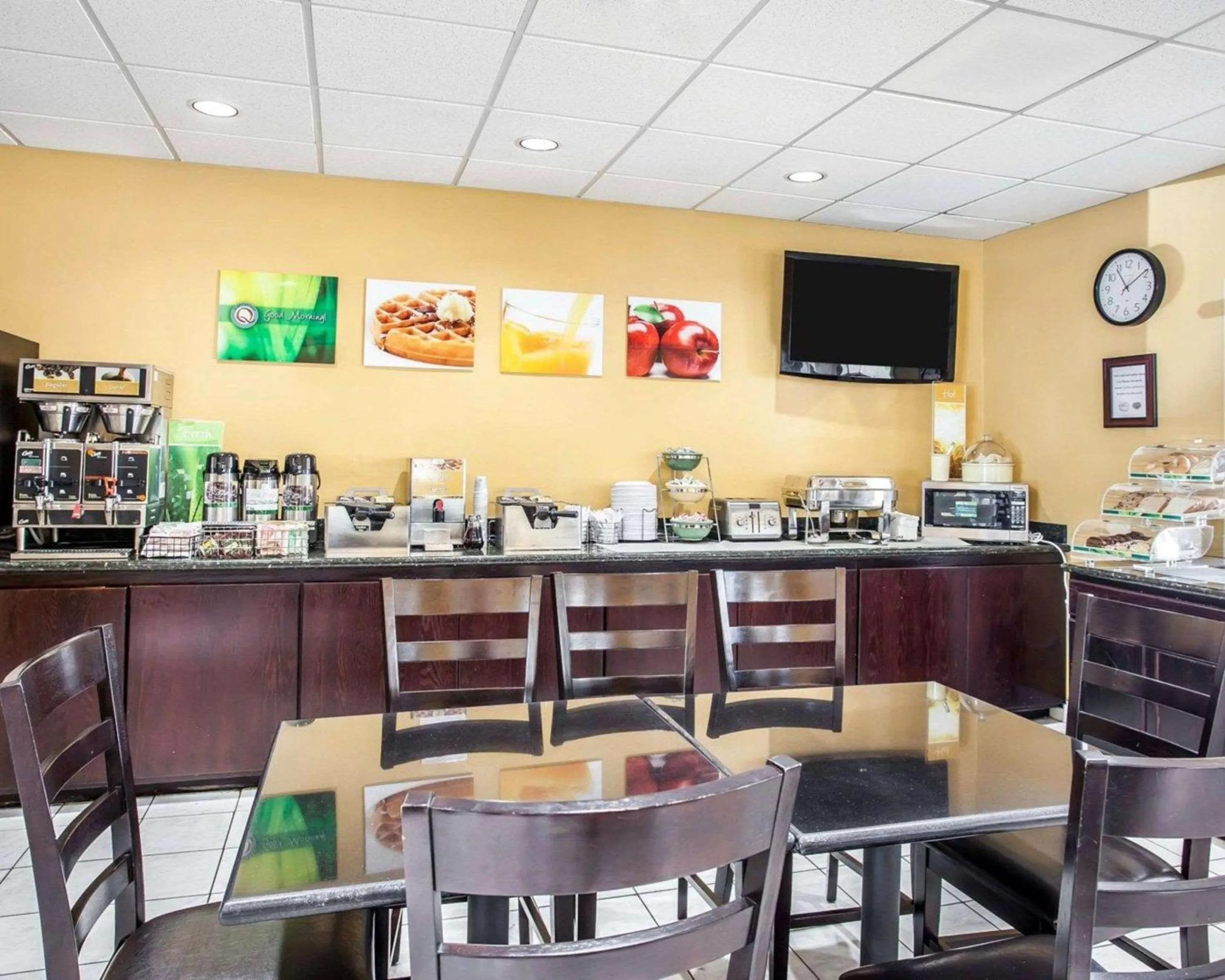 Restaurant/places to eat in Quality Inn Grand Suites Bellingham