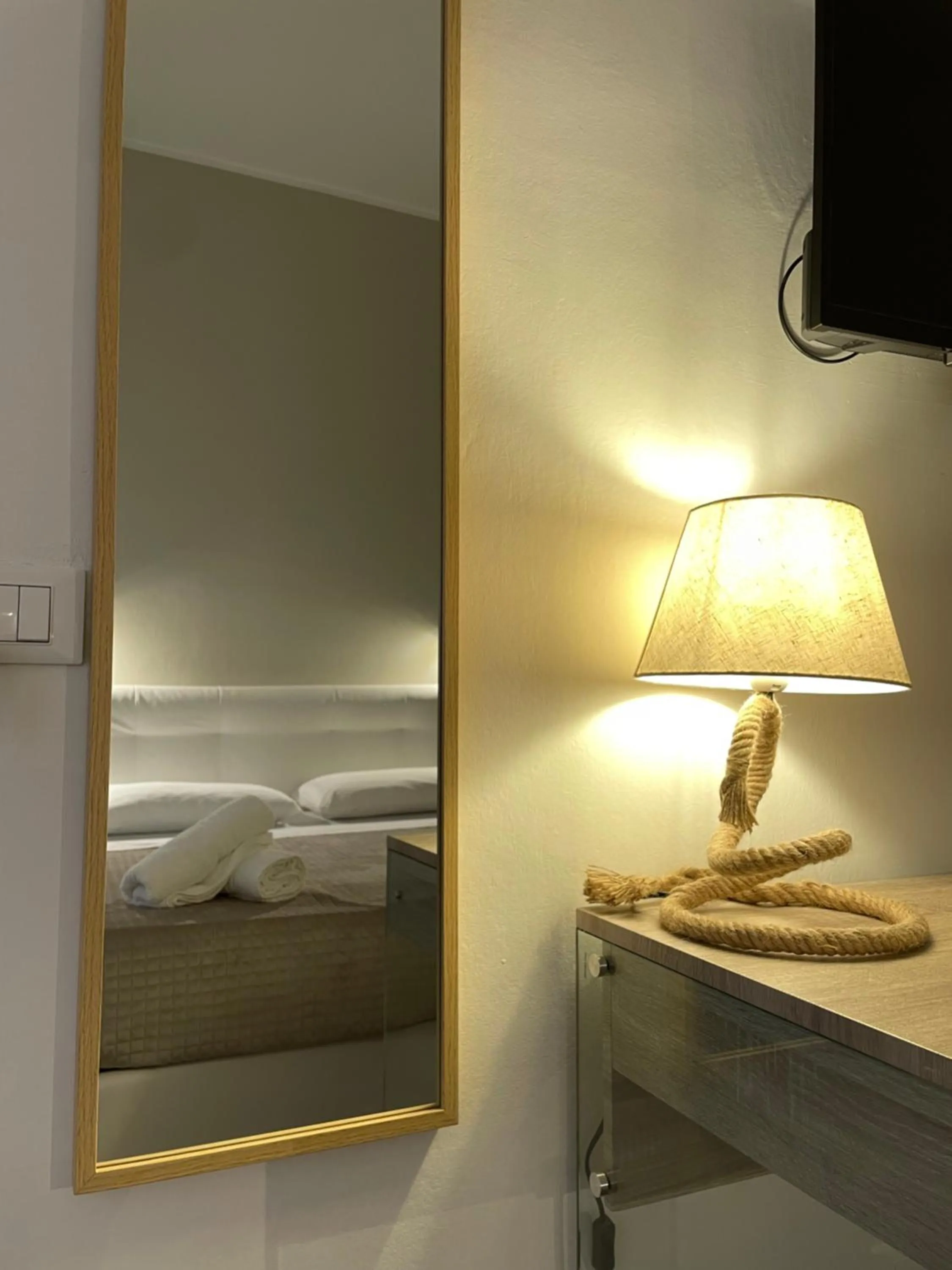 Photo of the whole room, Bed in Leone Suite B&B & Restaurant AIC