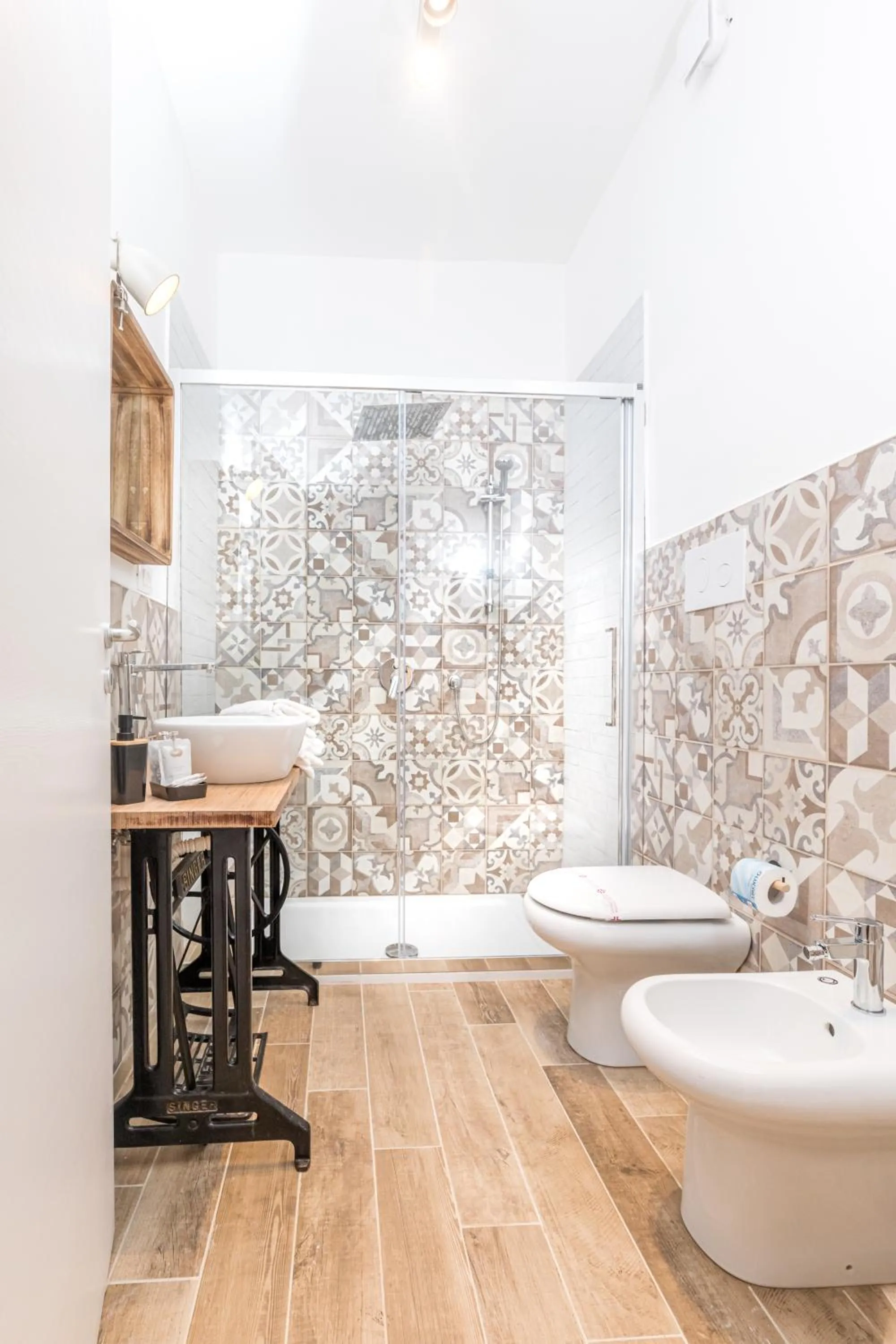 Toilet in Leone Suite B&B & Restaurant AIC