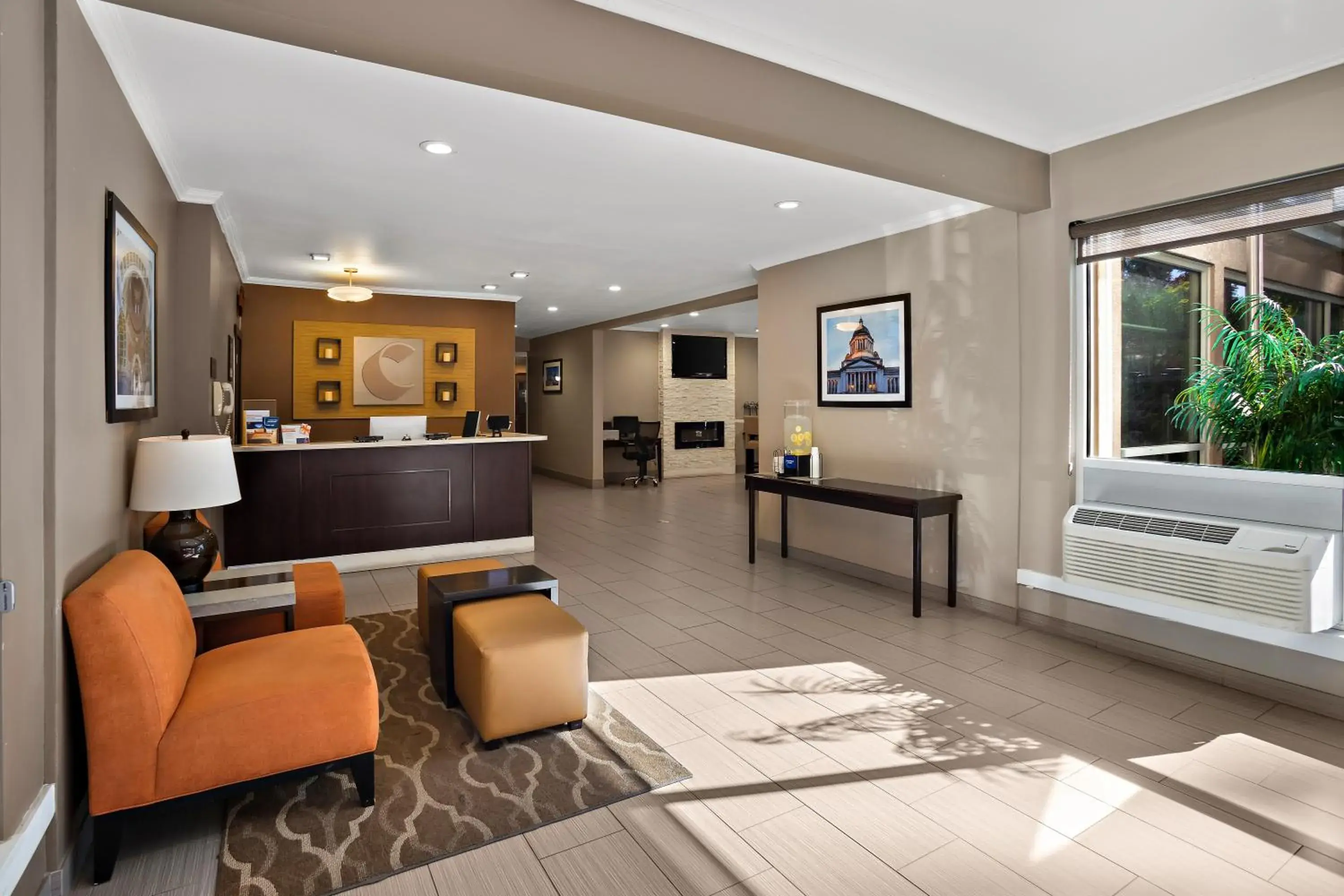 Lobby or reception in Comfort Inn Lacey - Olympia Lobby or reception in Comfort Inn Lacey - Olympia