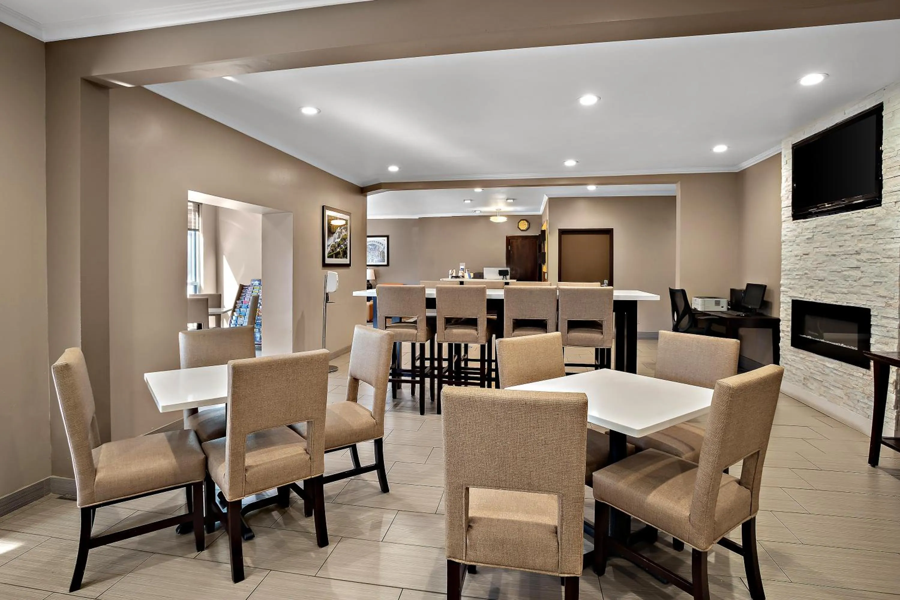 Restaurant/places to eat in Comfort Inn Lacey - Olympia