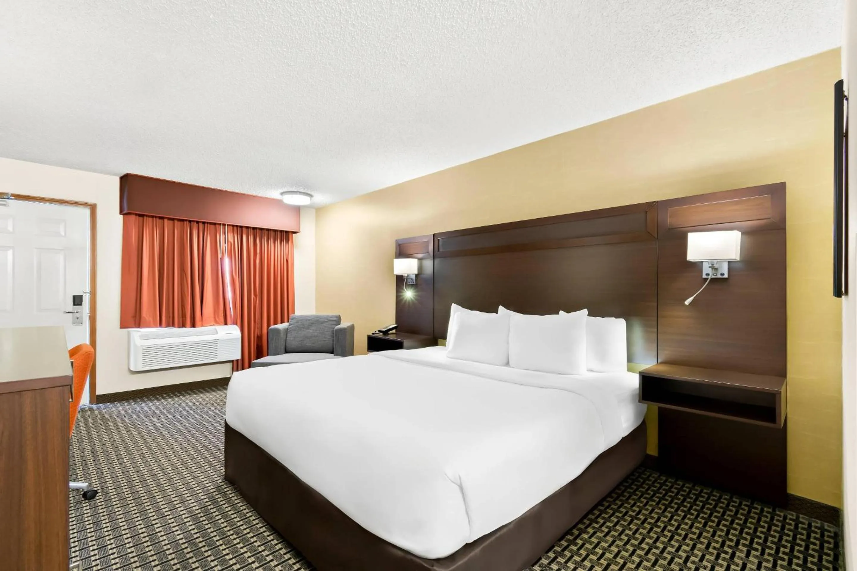 Bedroom, Bed in Quality Inn Mount Vernon