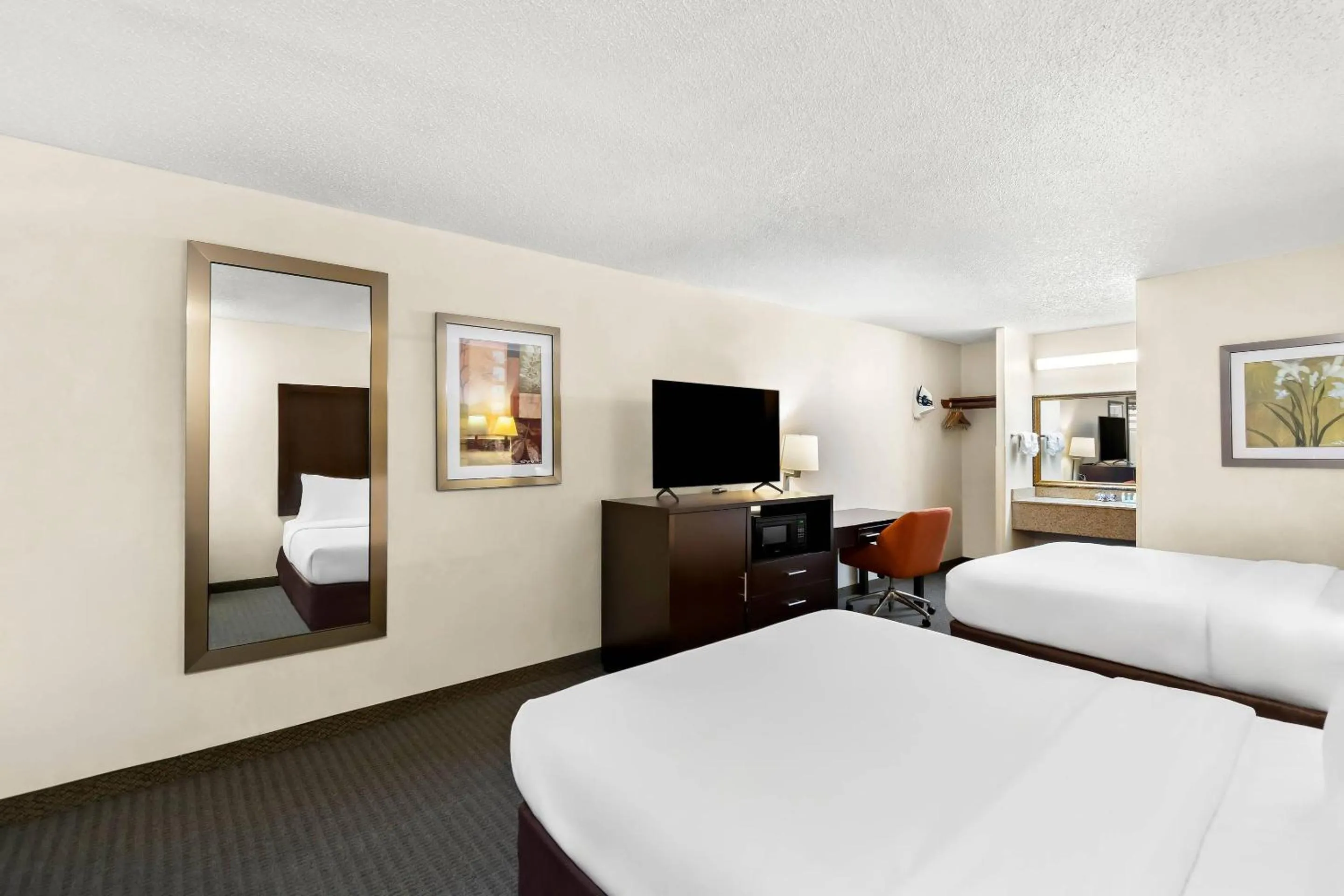 Bedroom, Bed in Quality Inn Mount Vernon