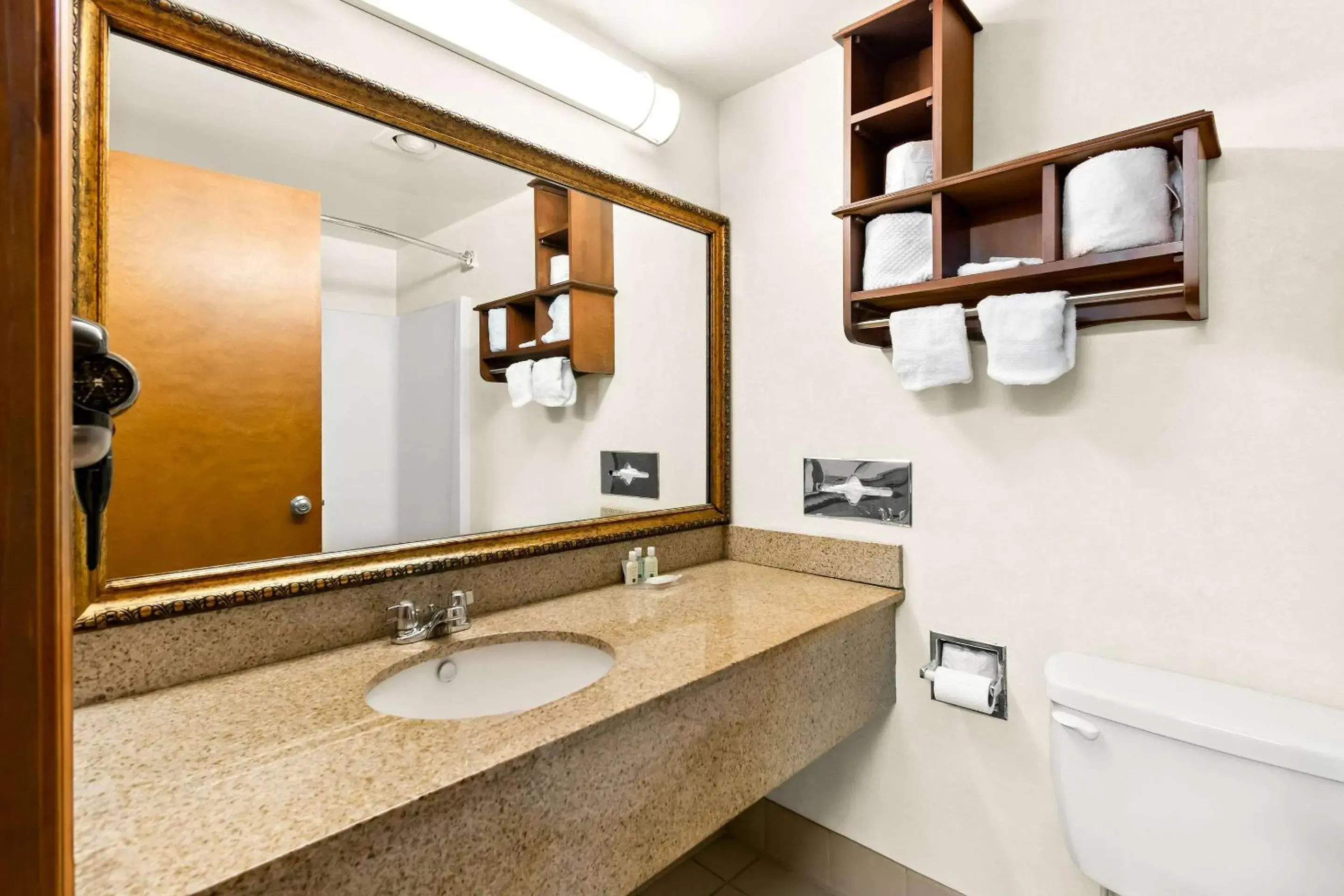 Bedroom in Quality Inn Mount Vernon Bedroom in Quality Inn Mount Vernon