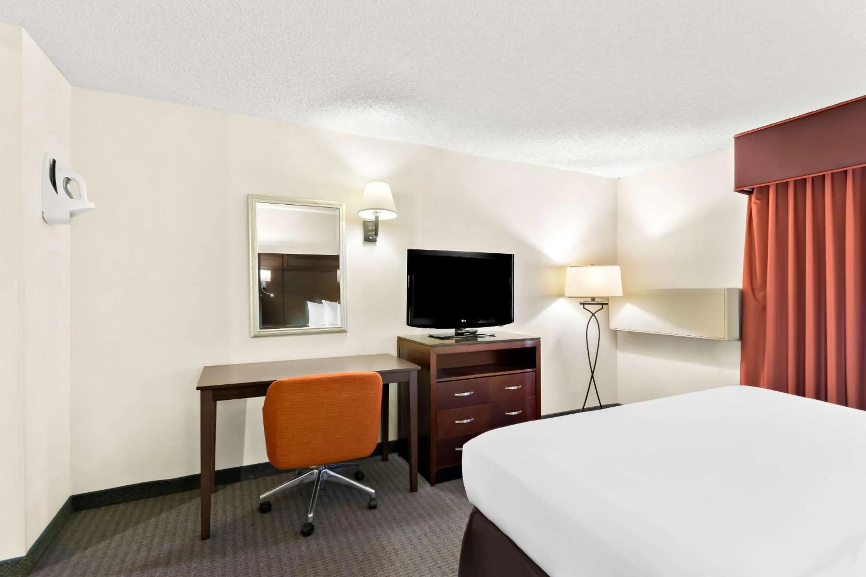 Bedroom, Bed in Quality Inn Mount Vernon